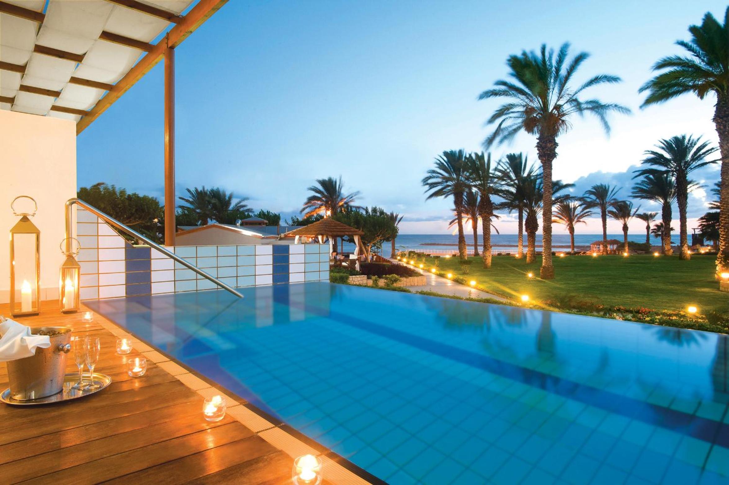 Executive One-Bedroom Suite with Sea View and Private Pool - Photo 8