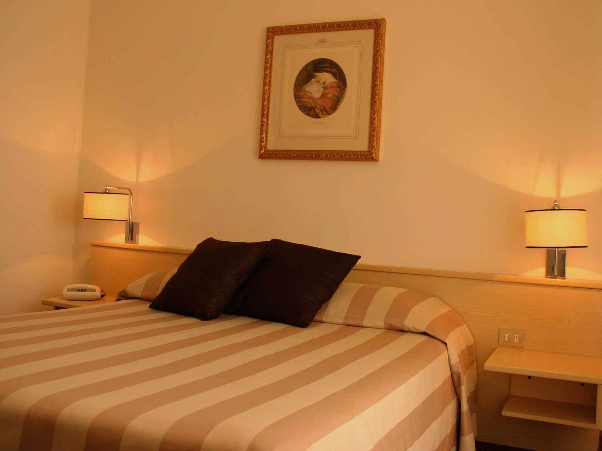Classic Double Room with Balcony - Photo 1