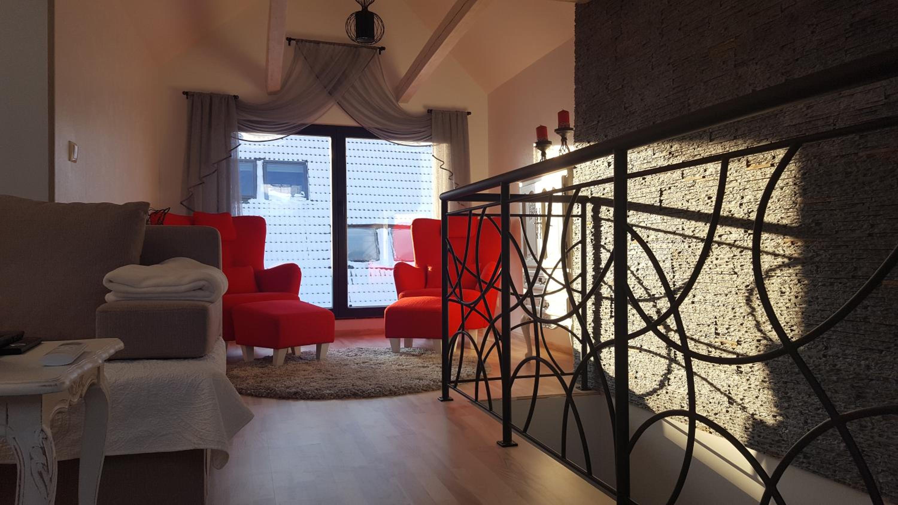 Two-Bedroom Apartment - Photo 24