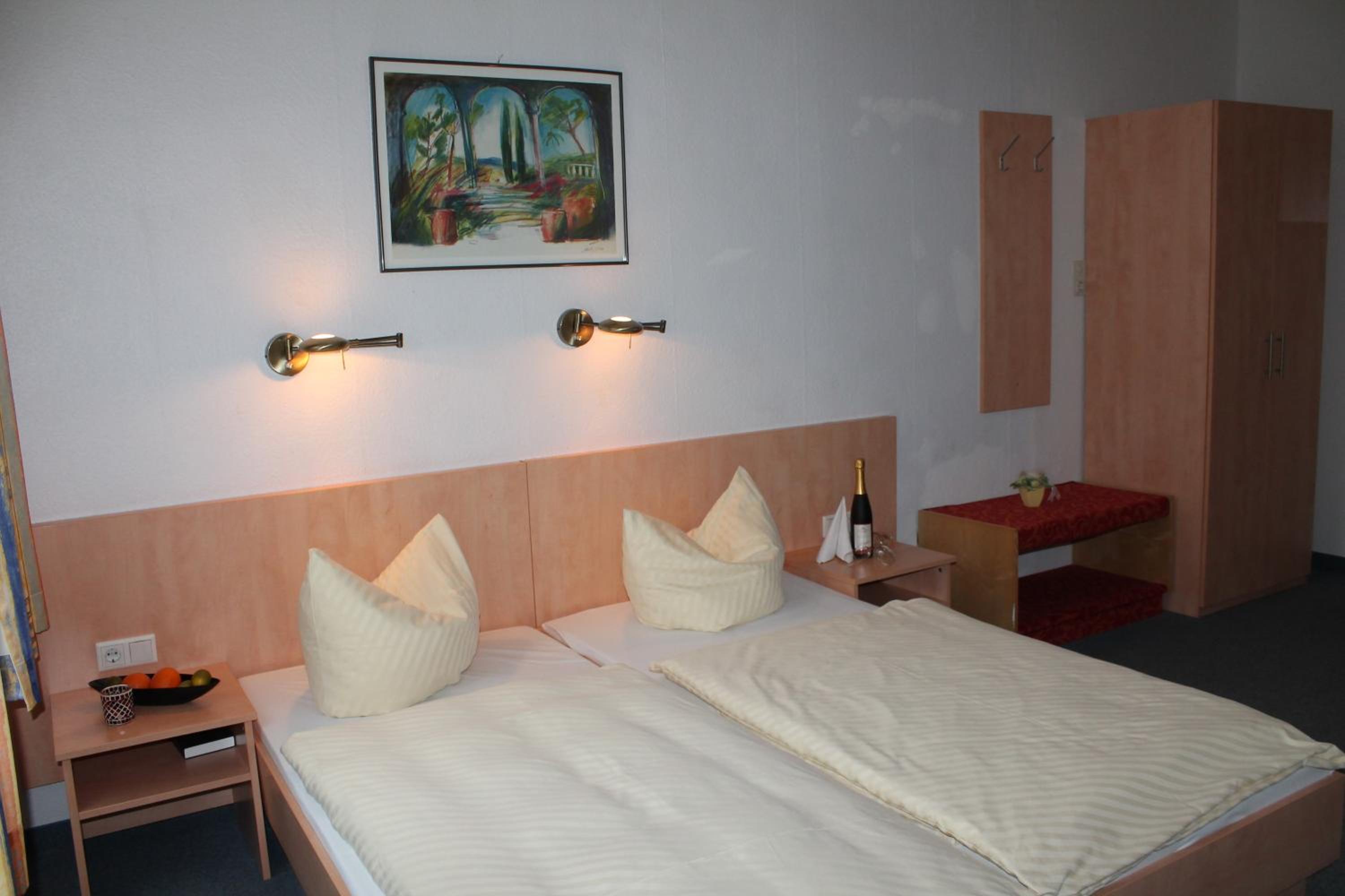Double Room - Photo 7