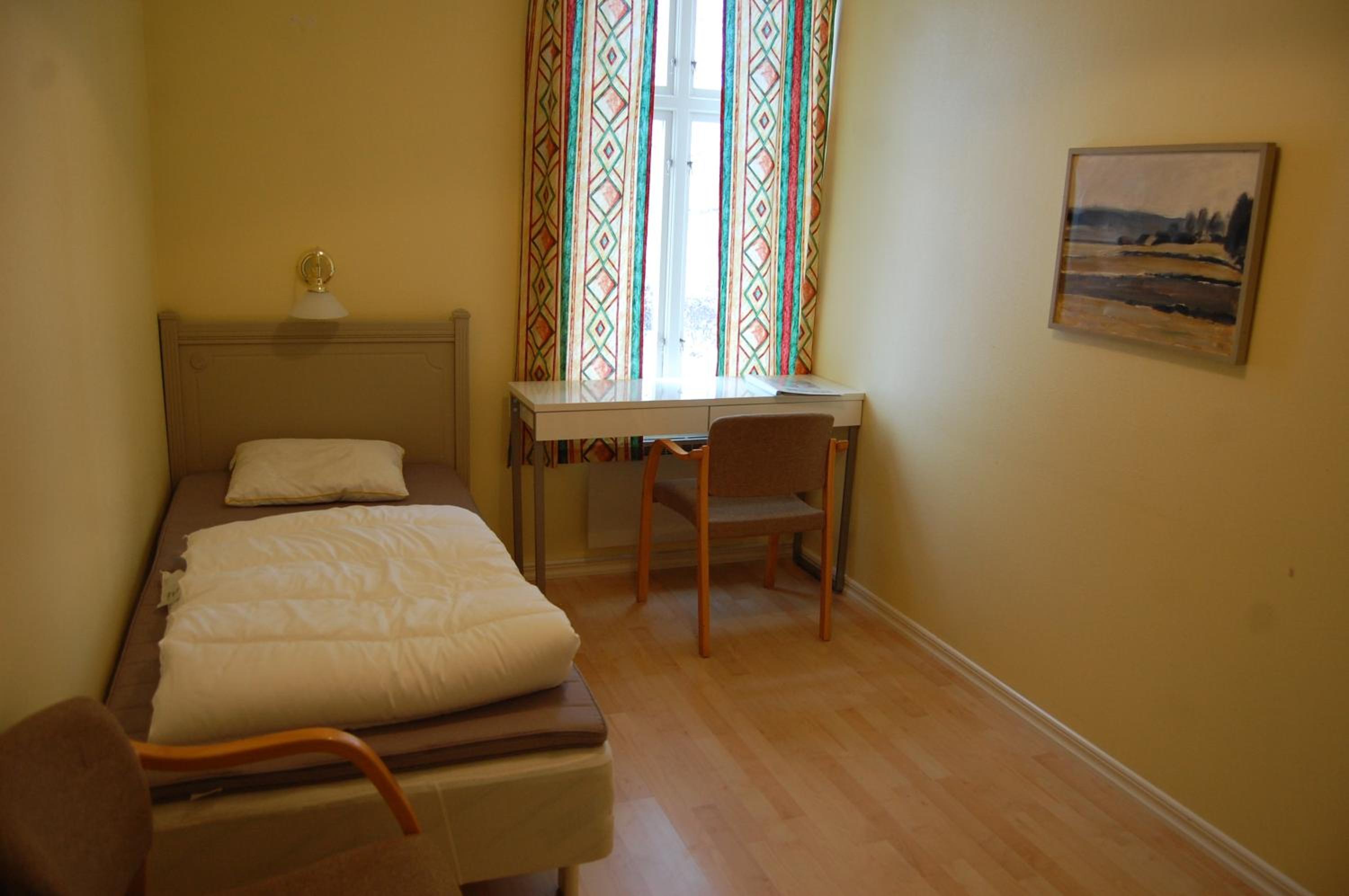 Standard Single Room With Shared Bathroom photo 2