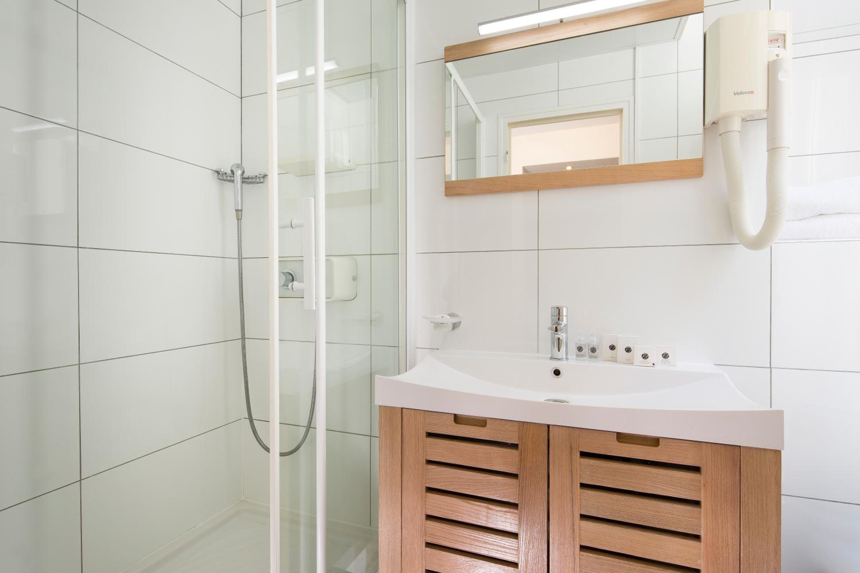 Studio (2 Adults) - Rue de la Sourdière photo 2