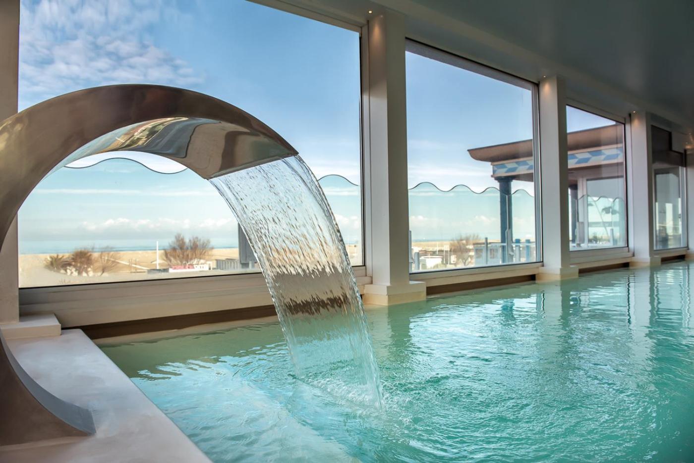 Double or Twin Room with City View and Spa Access - Photo 5