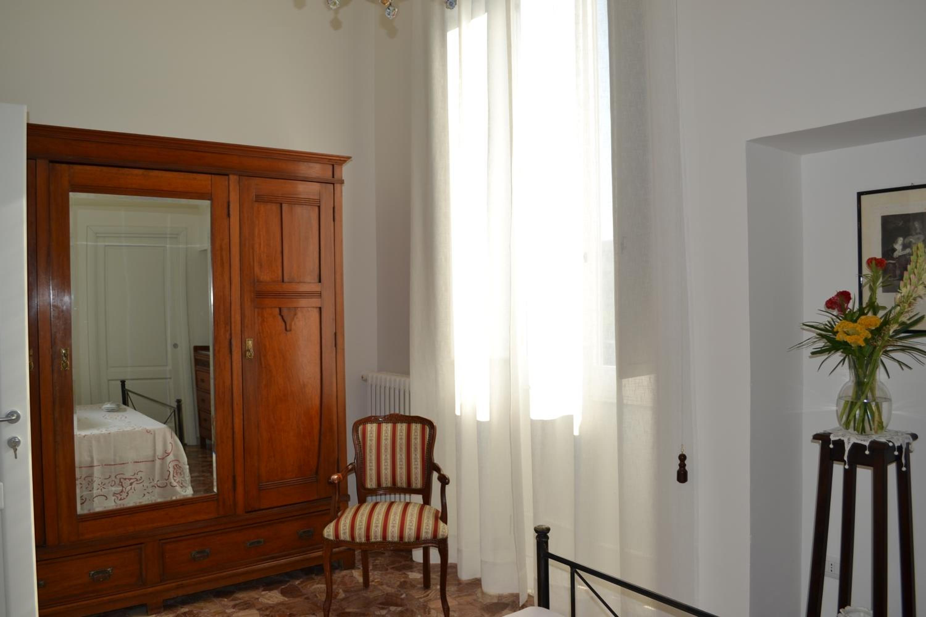 Large Double Room photo 2