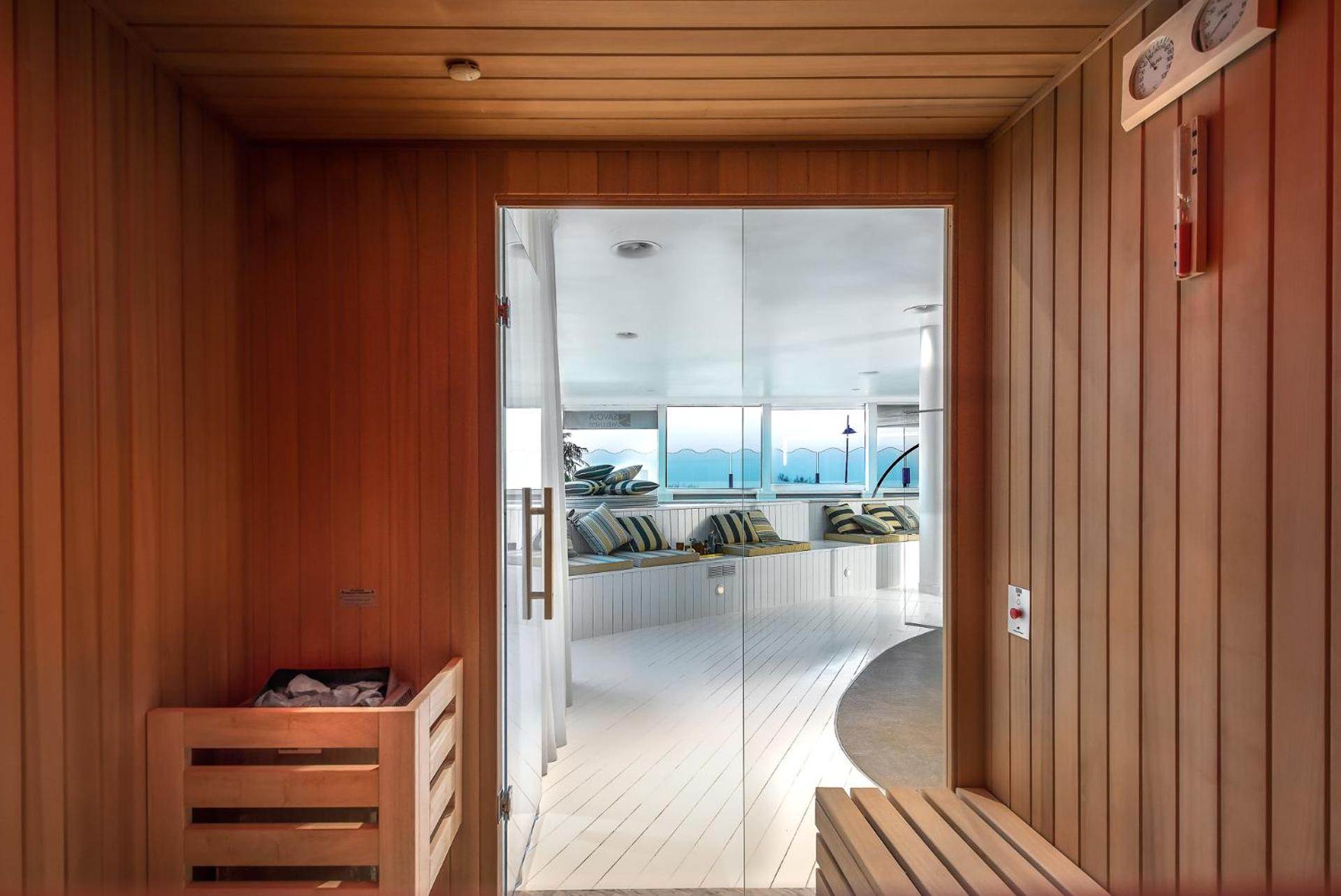 Double or Twin Room with City View and Spa Access - Photo 2