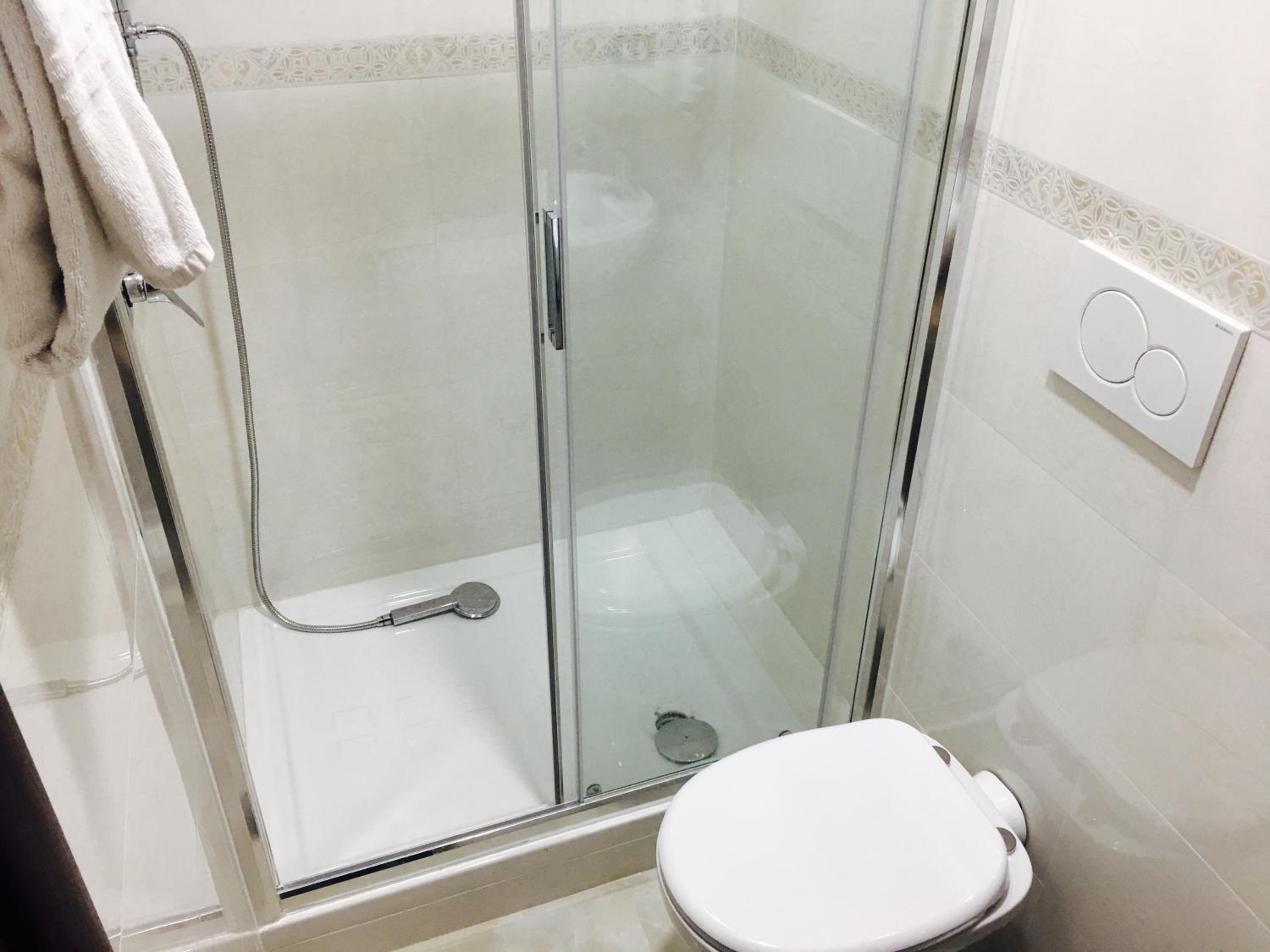 Double Room with Private Bathroom photo 3