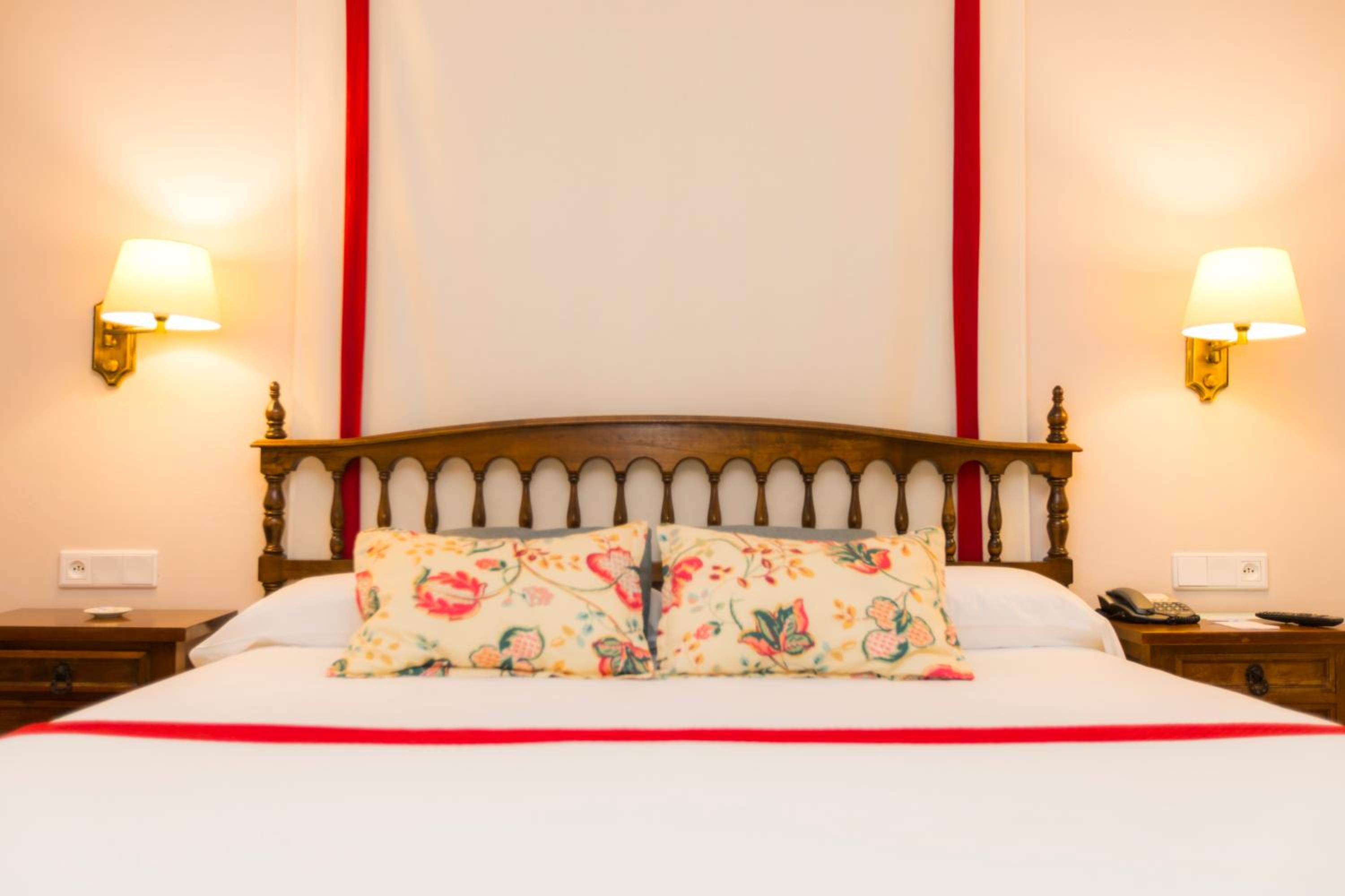 Standard  Double Room - Photo 5