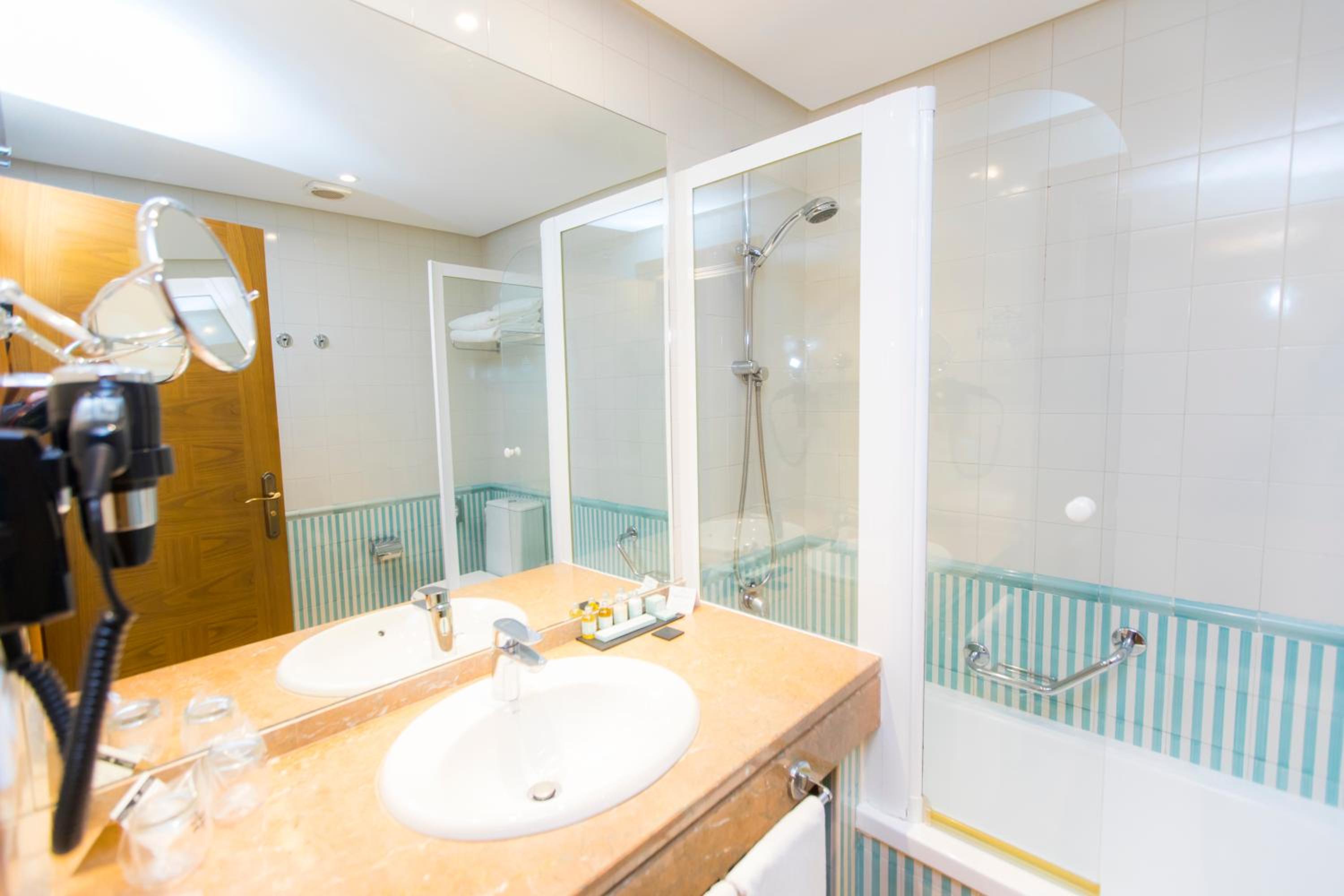 Standard  Double Room - Photo 4