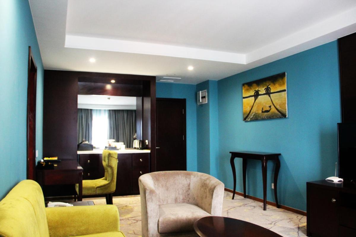 Executive Suite photo 2