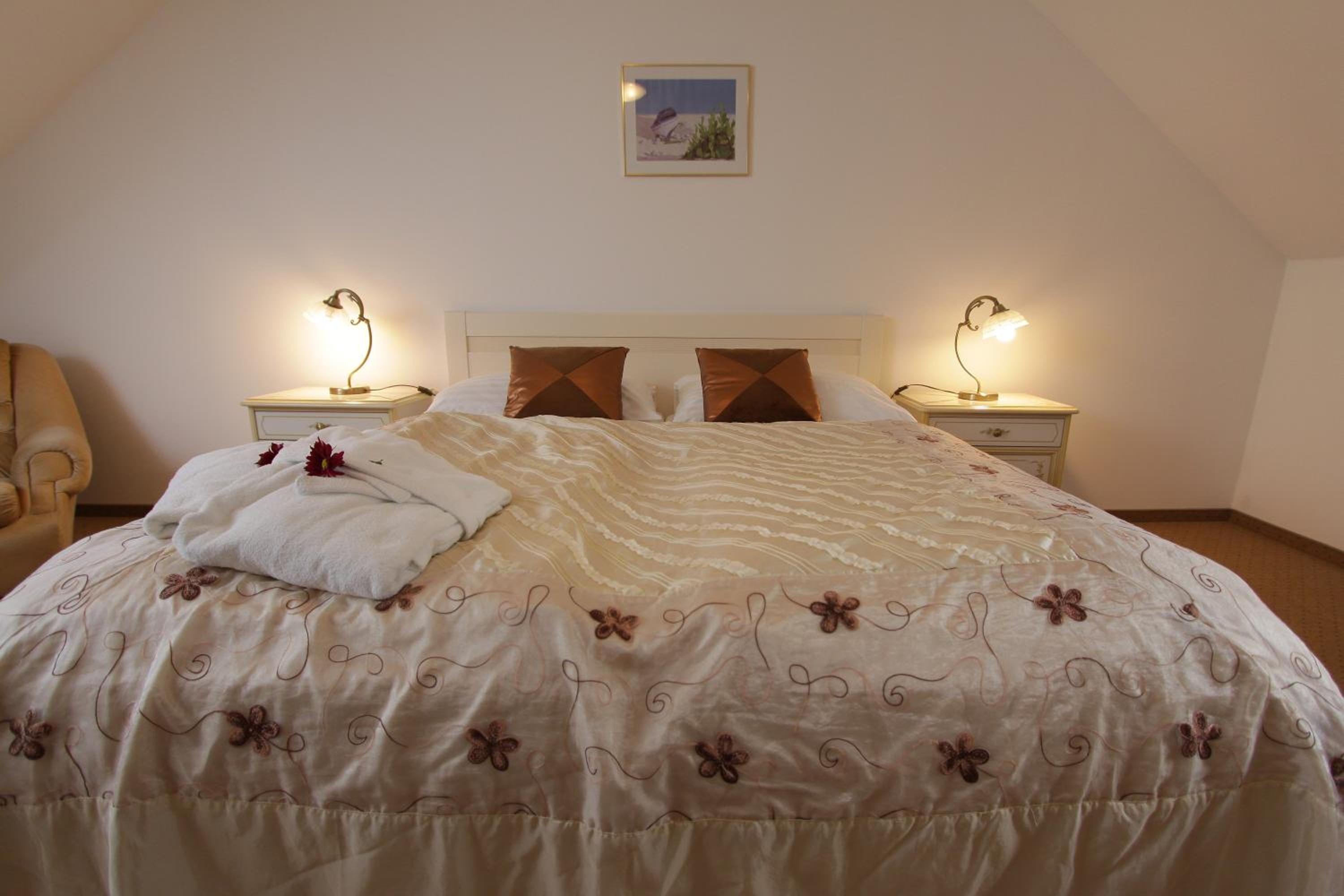 Quadruple Room with Garden View - Photo 8