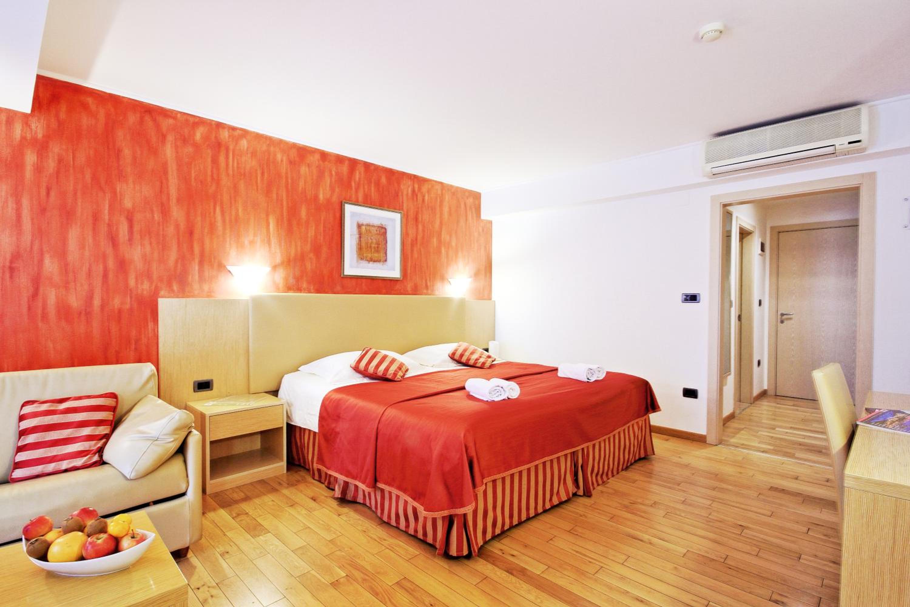 Classic Double Room - Photo 1