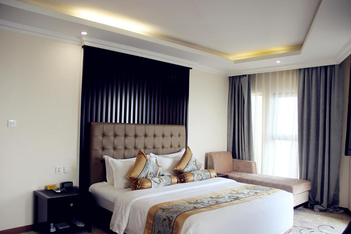 Presidential Suite photo 3