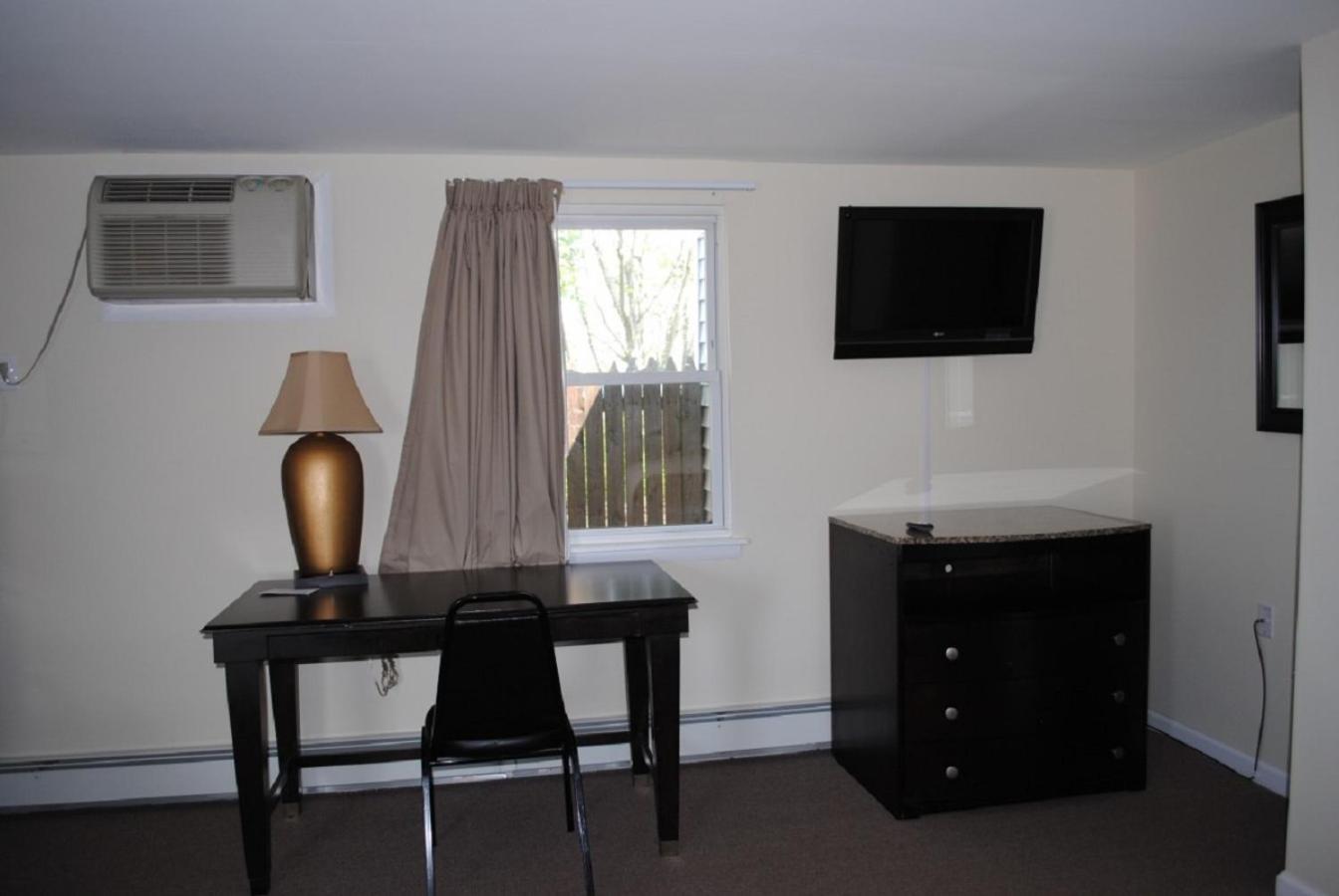 Standard Double Room - Non Smoking photo 3