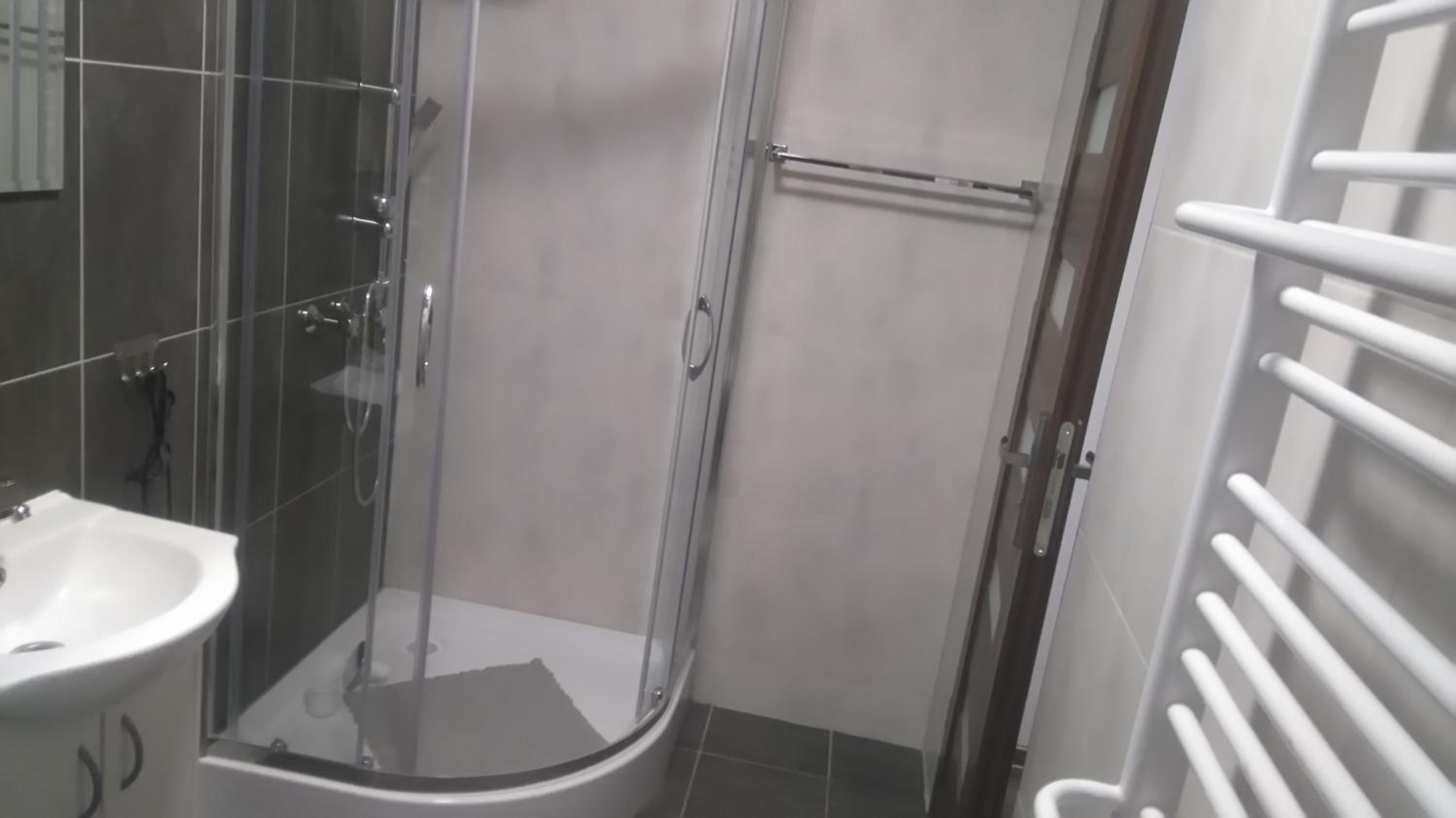 One-Bedroom Apartment - Photo 4