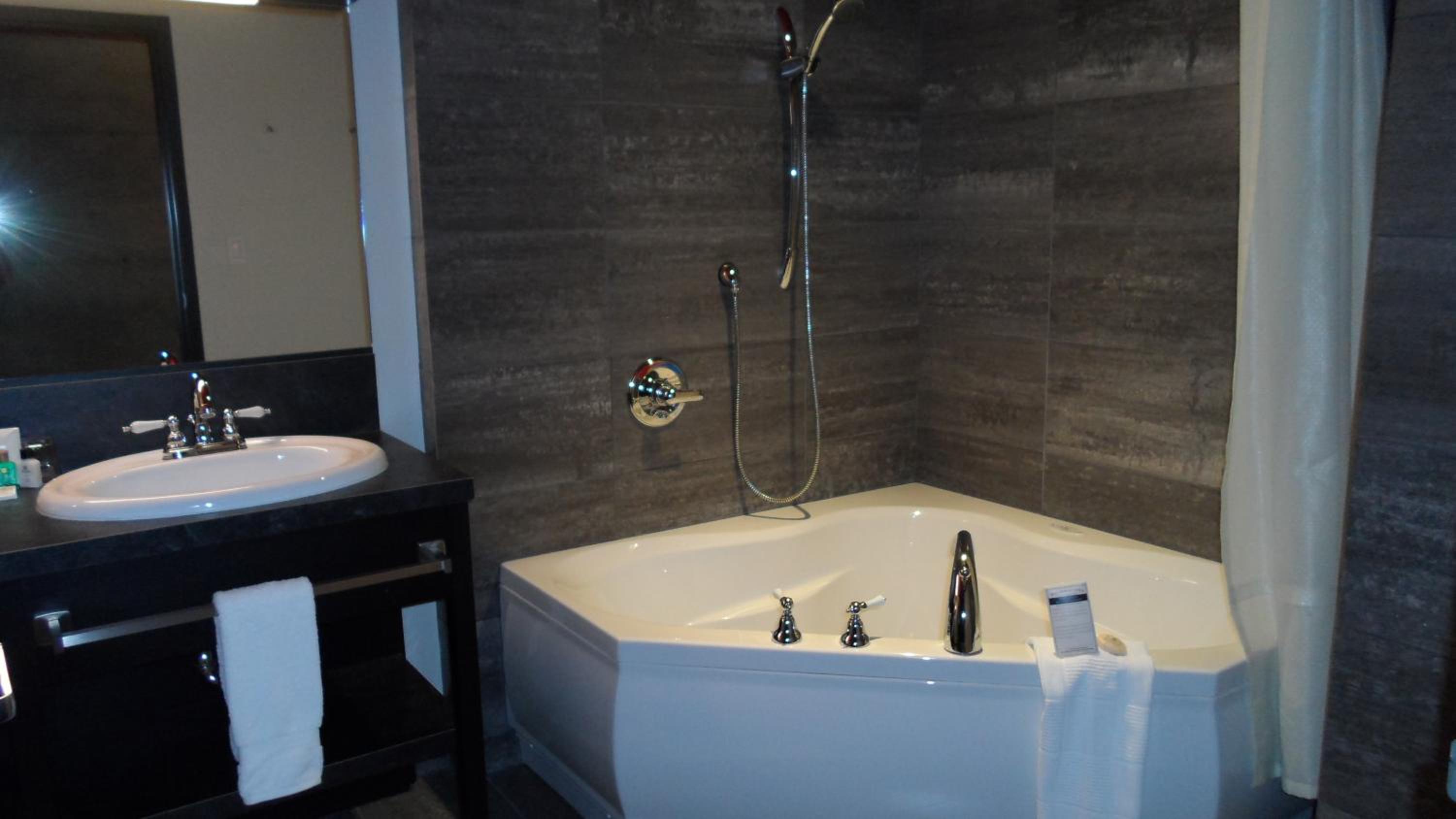 Prestige Suite - Photo 6