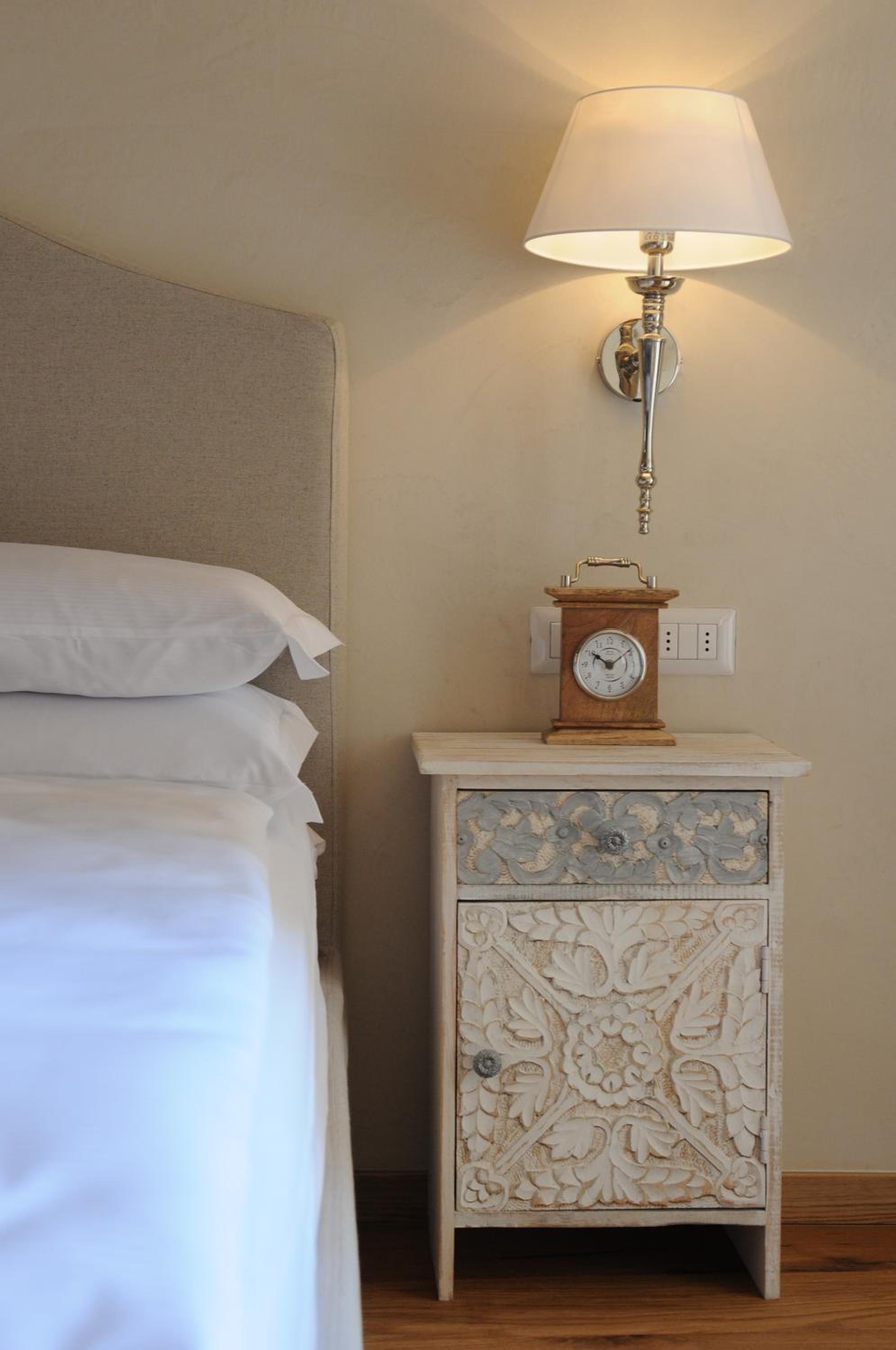 Double Room with Lake View - Photo 4