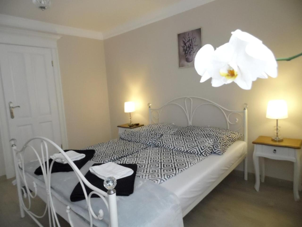 Double Room with Private Bathroom - Photo 3