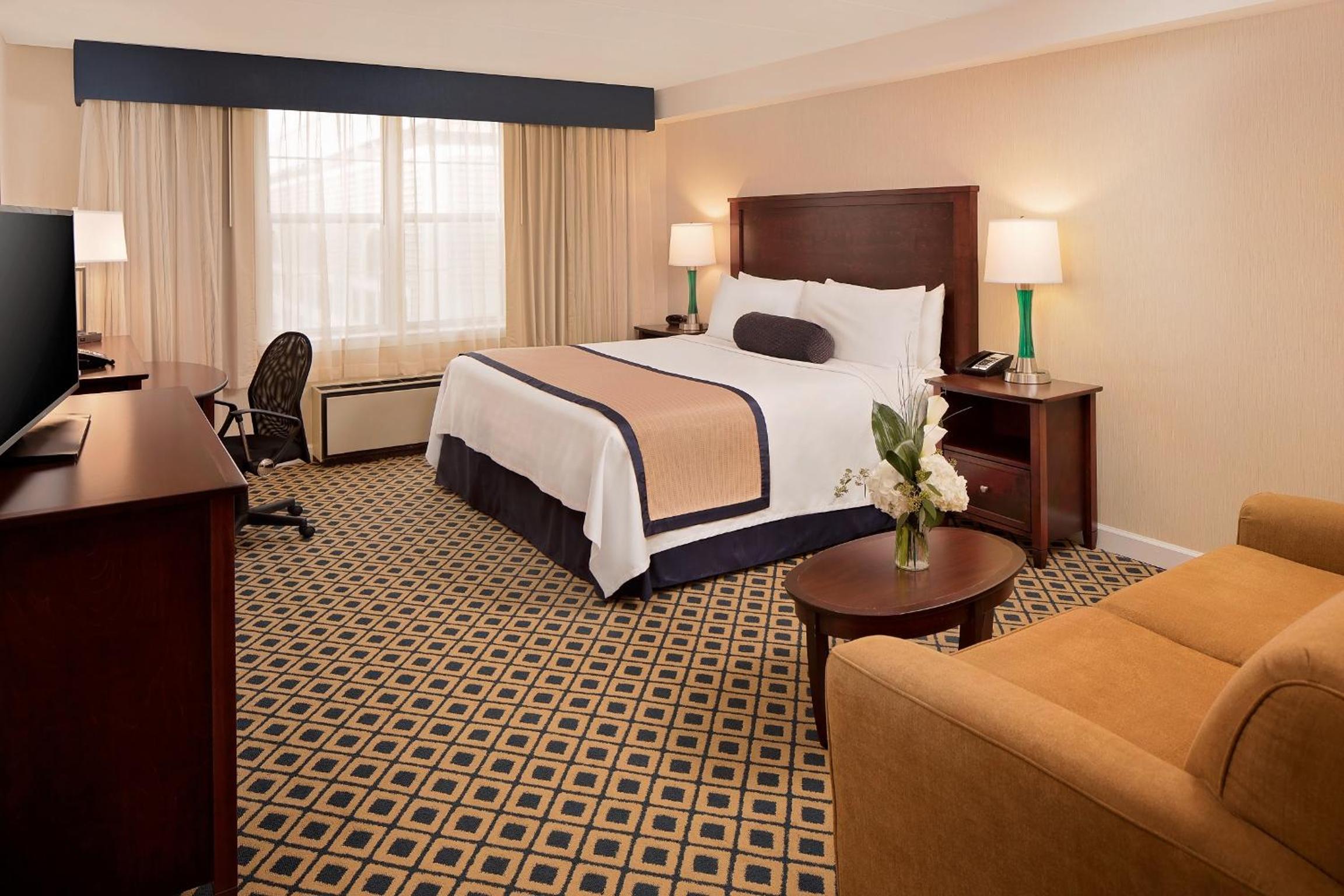 Standard King Room photo 1