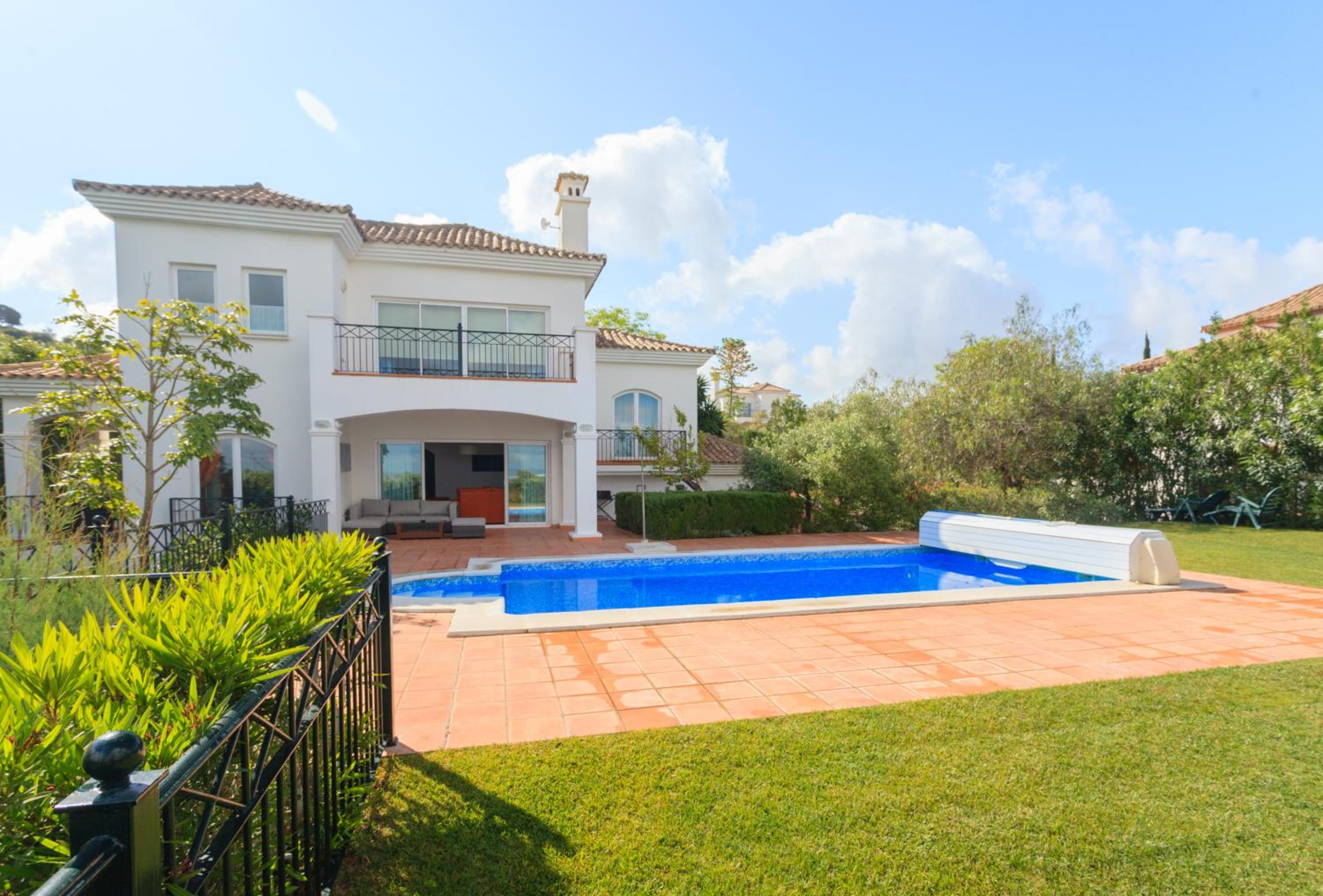 Four-Bedroom Villa with Private Pool (8 People) photo 3