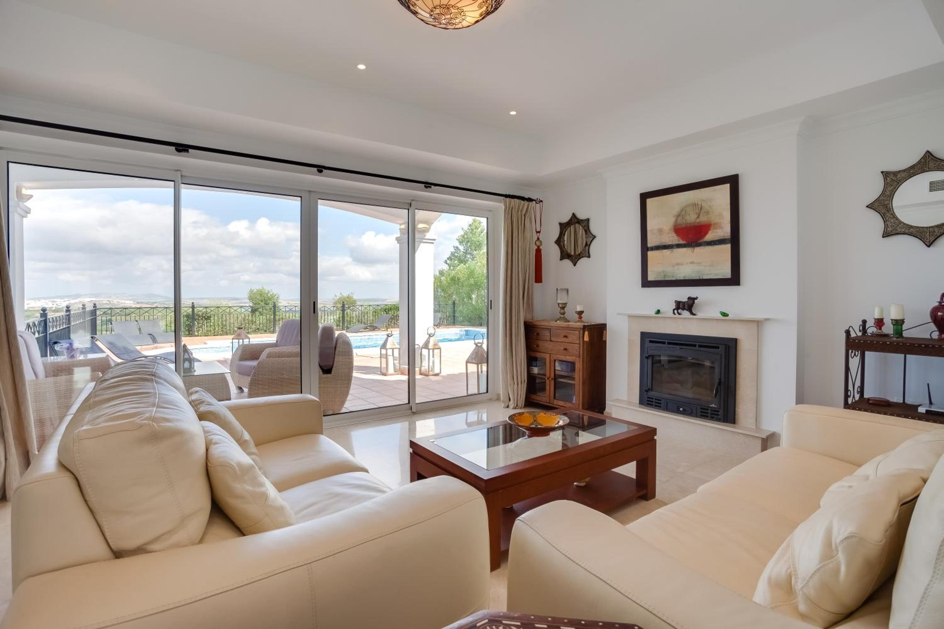 Villa de cuatro habitaciones con piscina privada (8 personas)