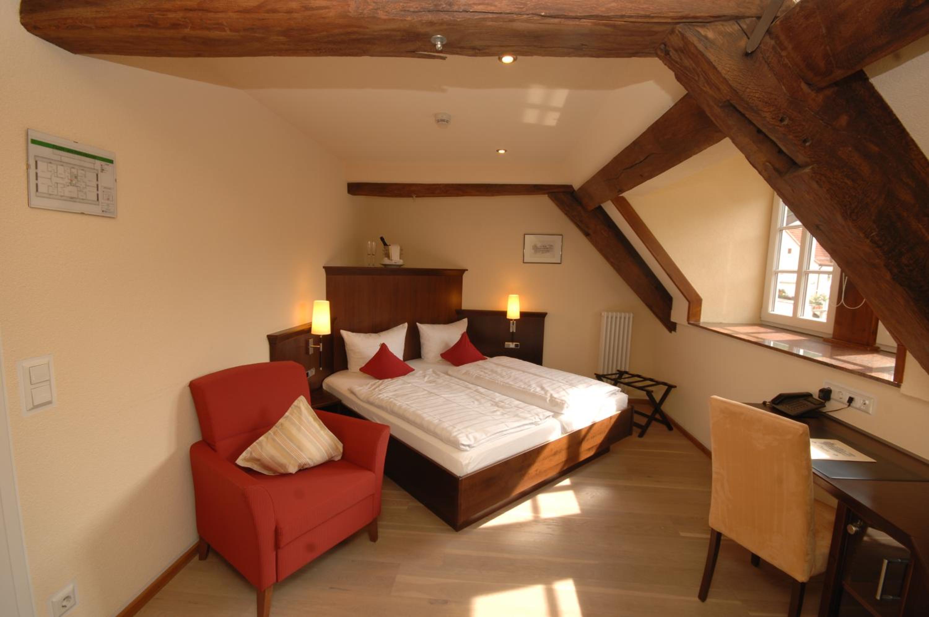 Double Room - Photo 6