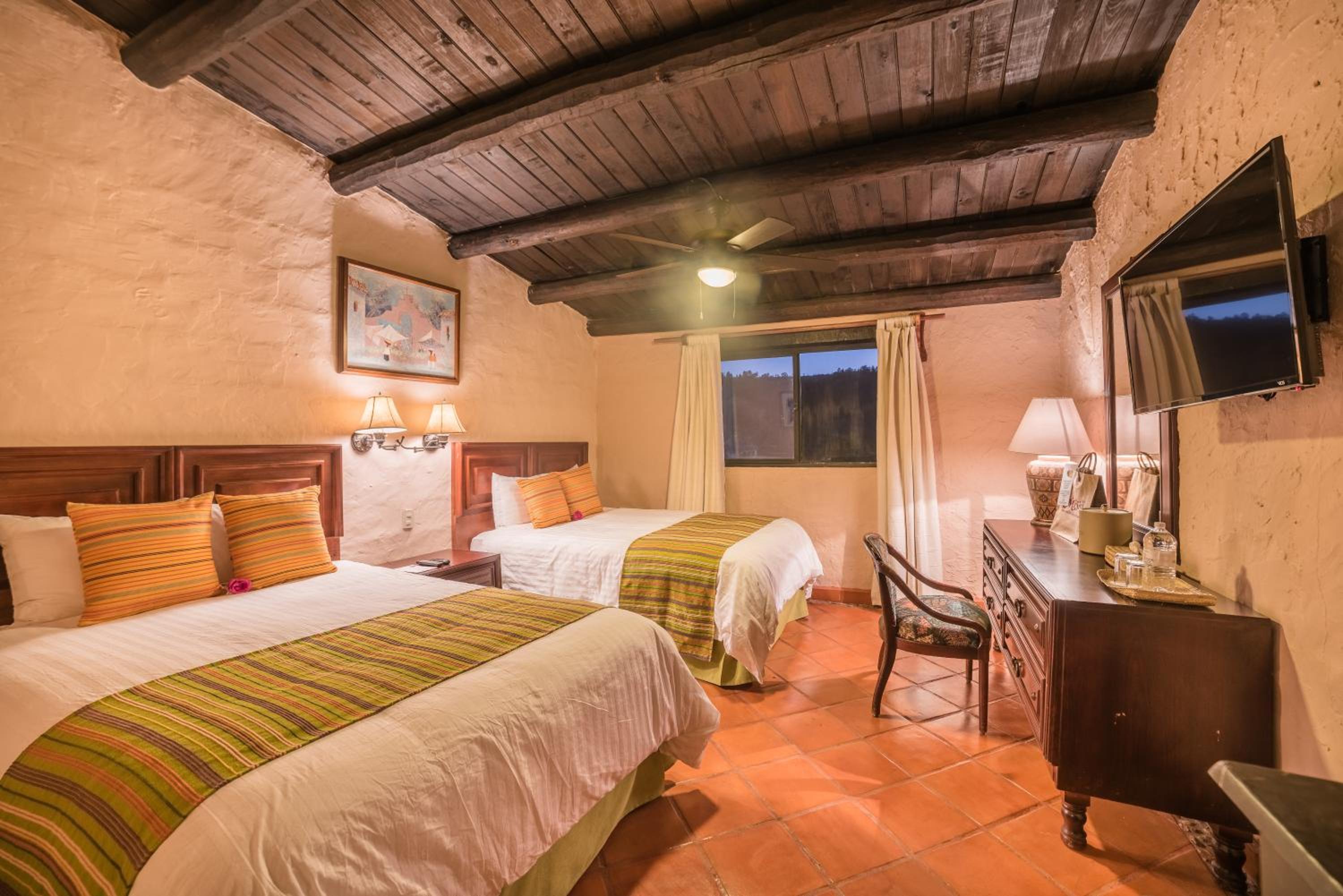 Double Room with Two Double Beds - Photo 1