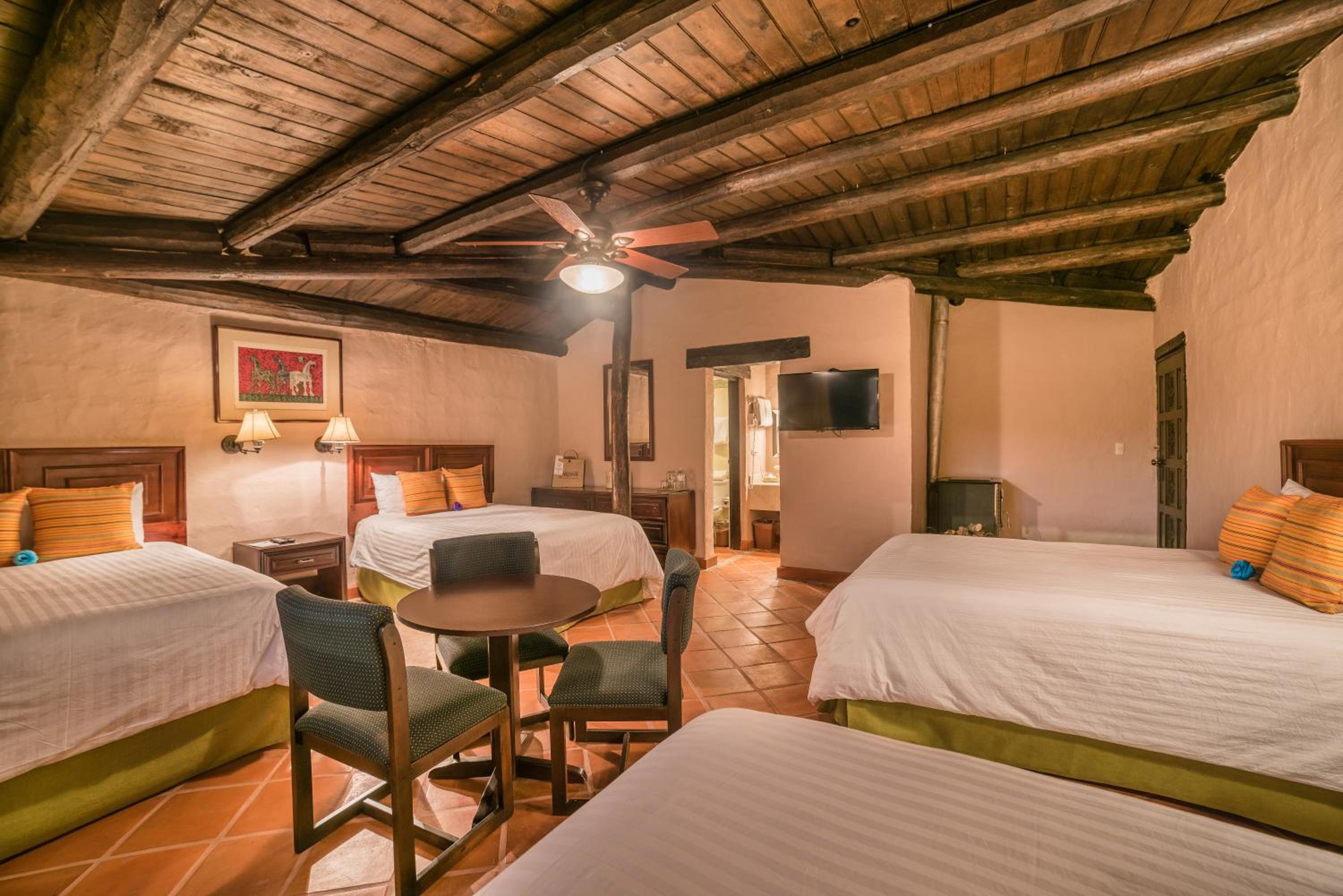 Double Room with Two Double Beds - Photo 10