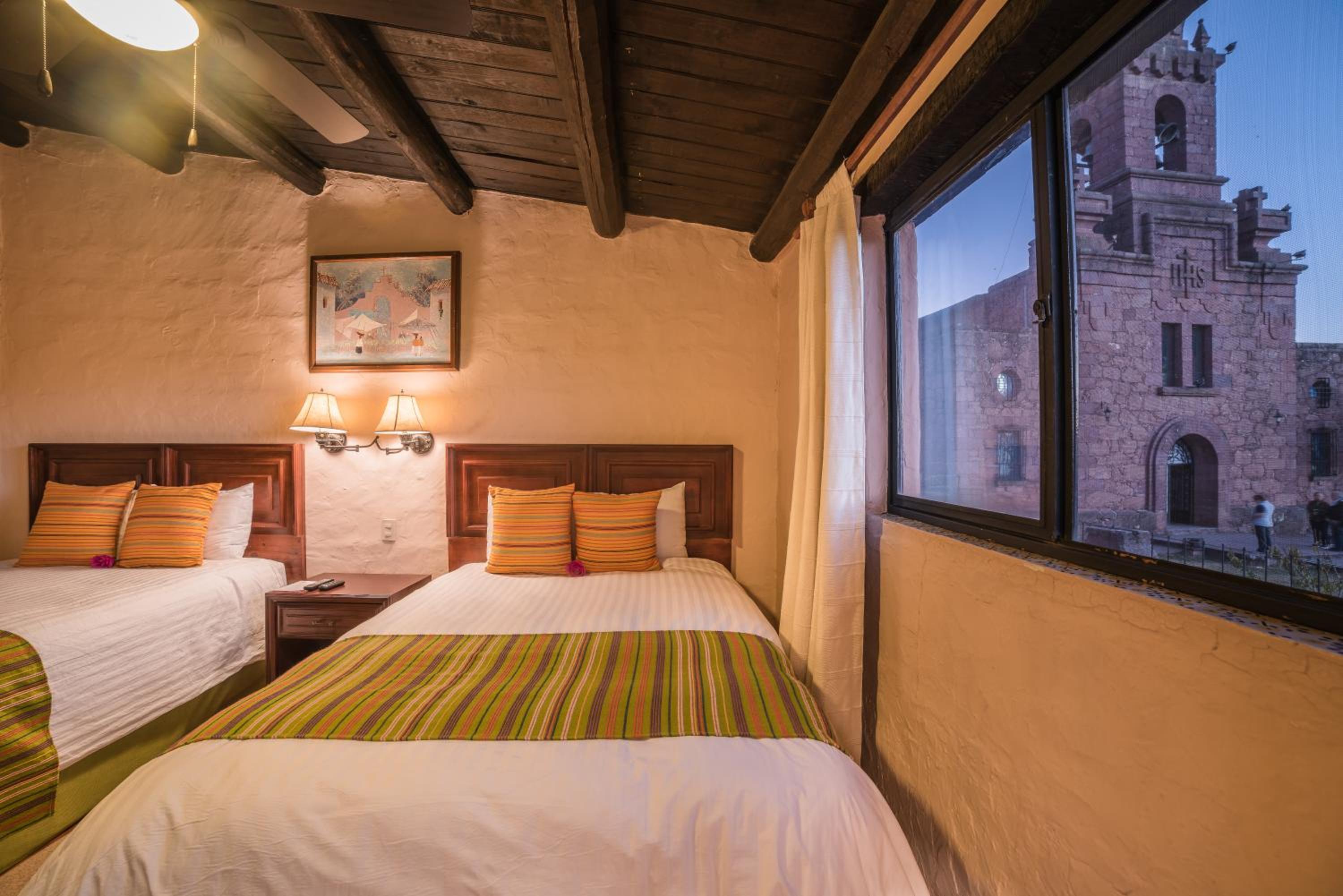 Double Room with Two Double Beds - Photo 11
