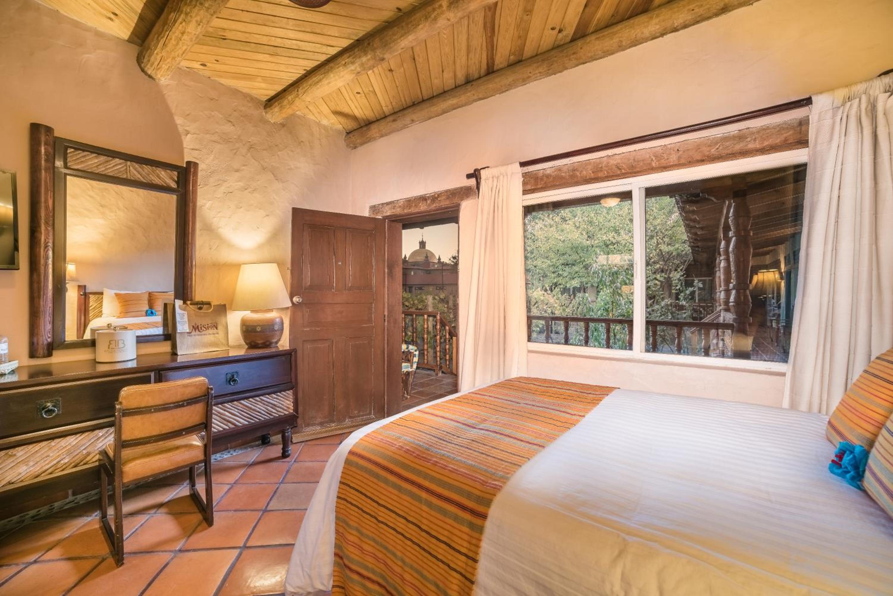 Double Room with Two Double Beds - Photo 12