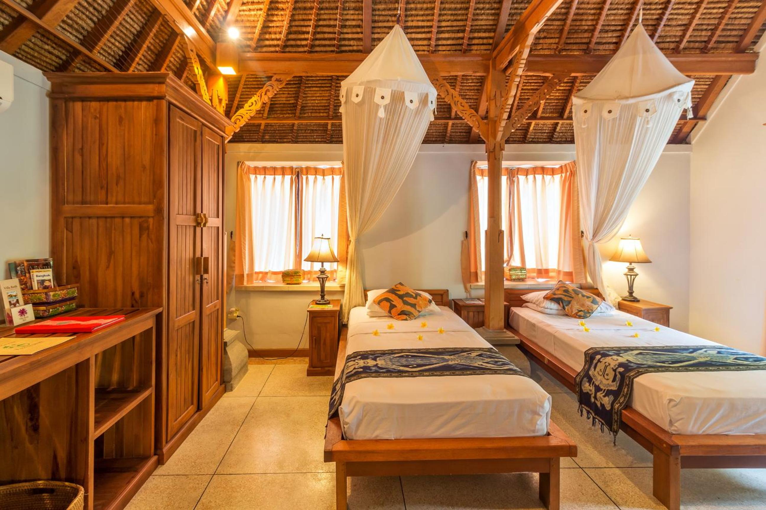 Three-Bedroom Villa with Private Pool - Photo 6