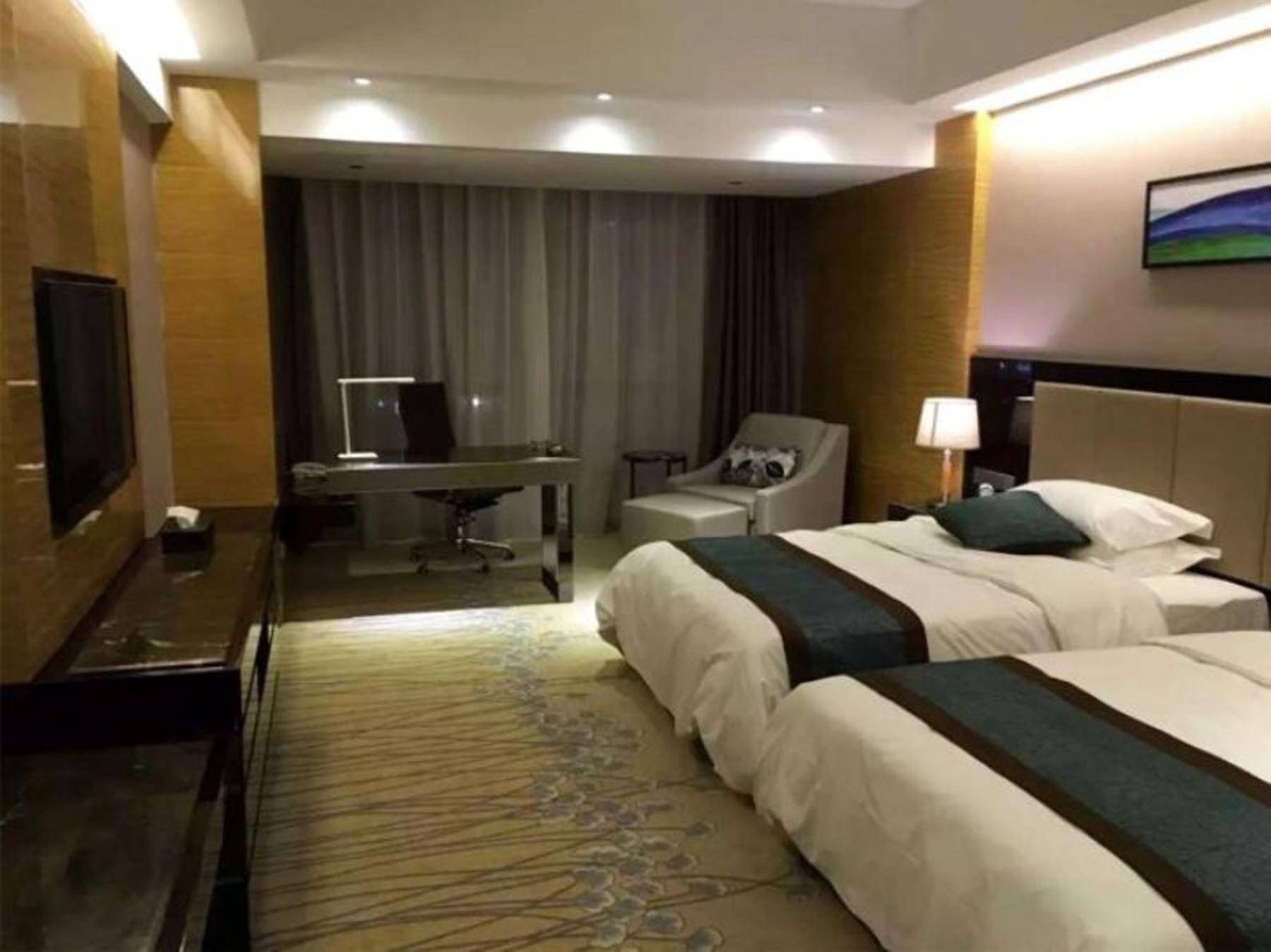 Deluxe Double Room With Two Double Beds - Non-Smoking photo 1