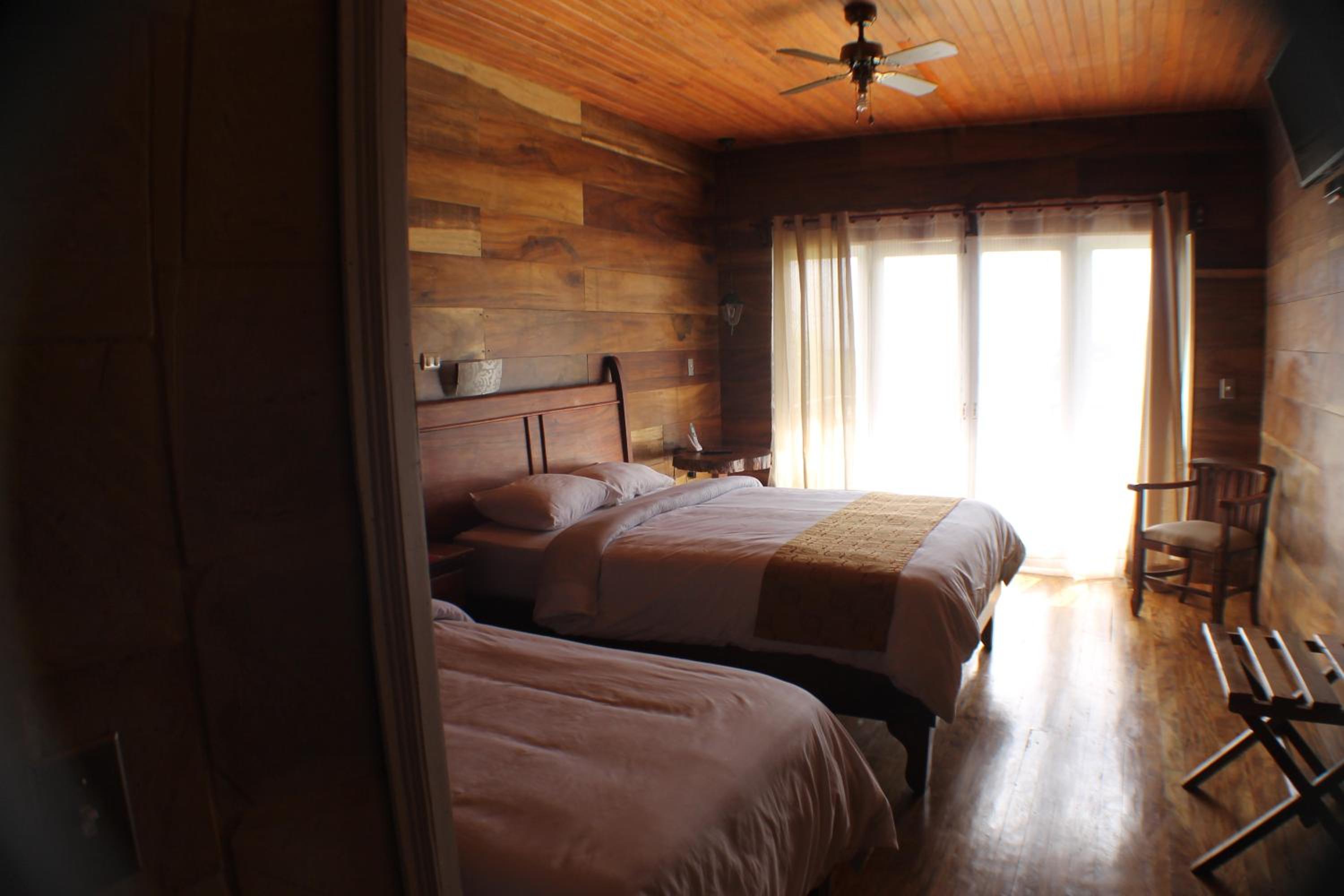 Deluxe Room with Balcony and Mountain View - Upper photo 1