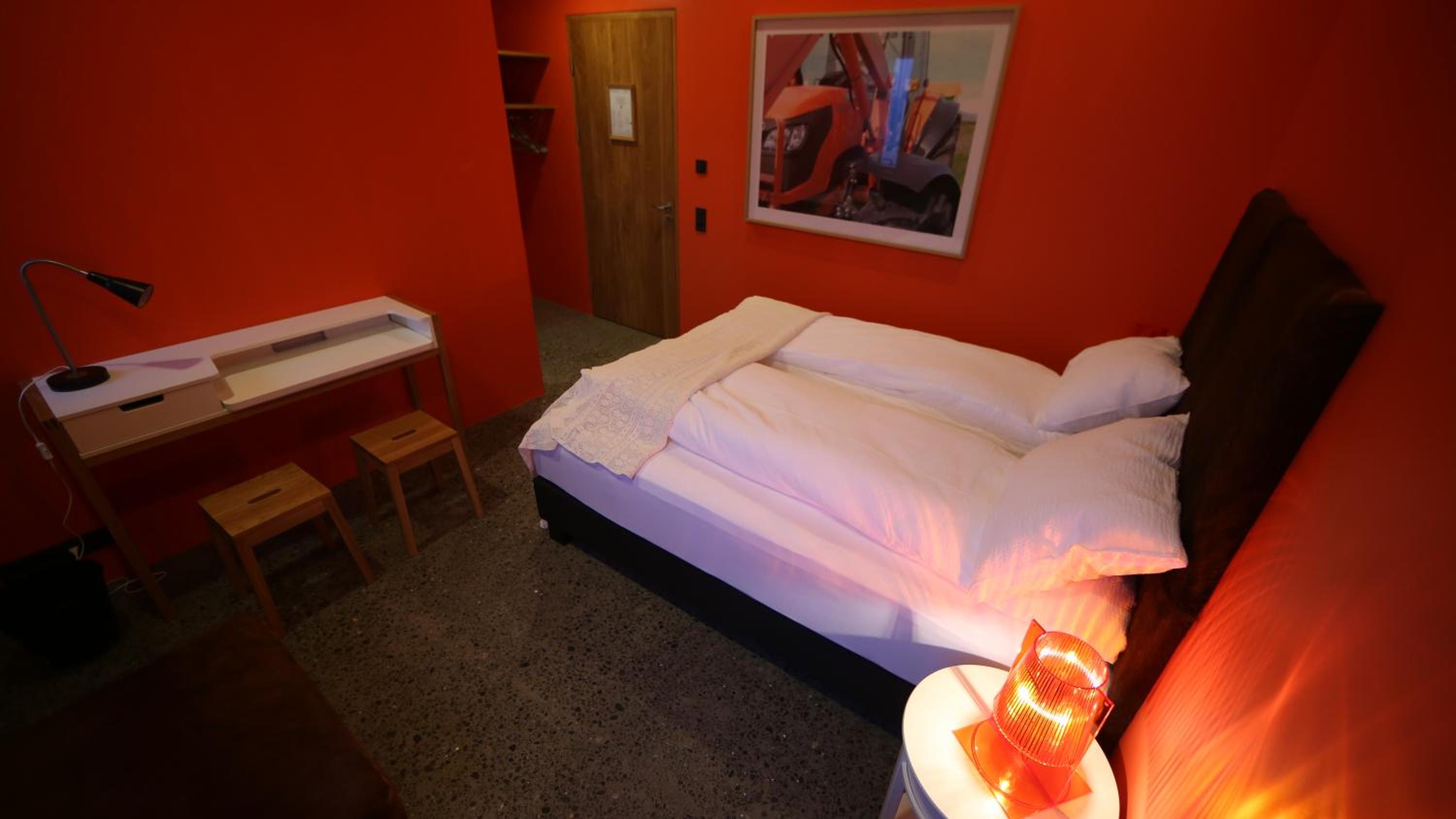 Double Room with Private Bathroom - Photo 12