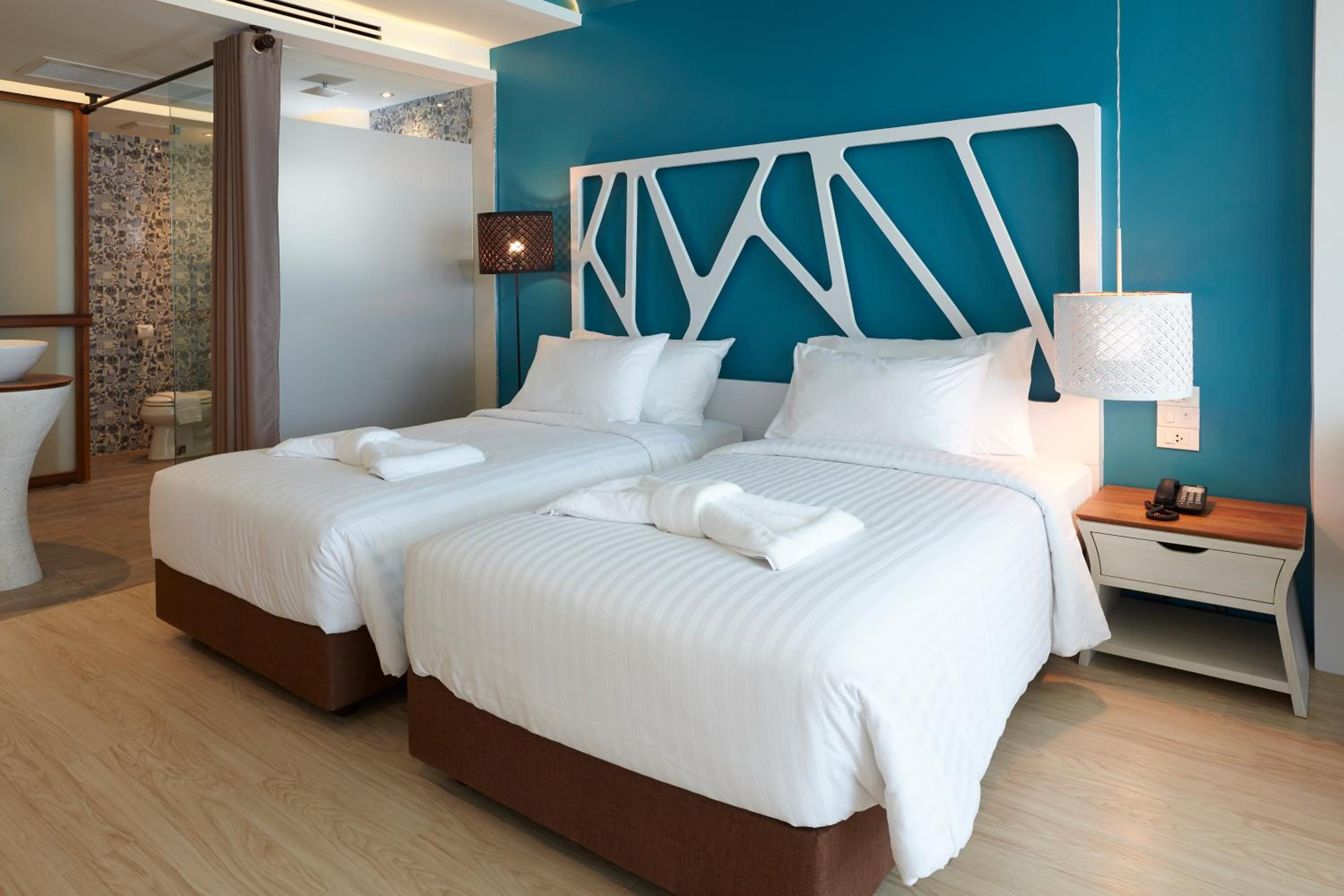 Premier High Floor with Bathtub photo 3