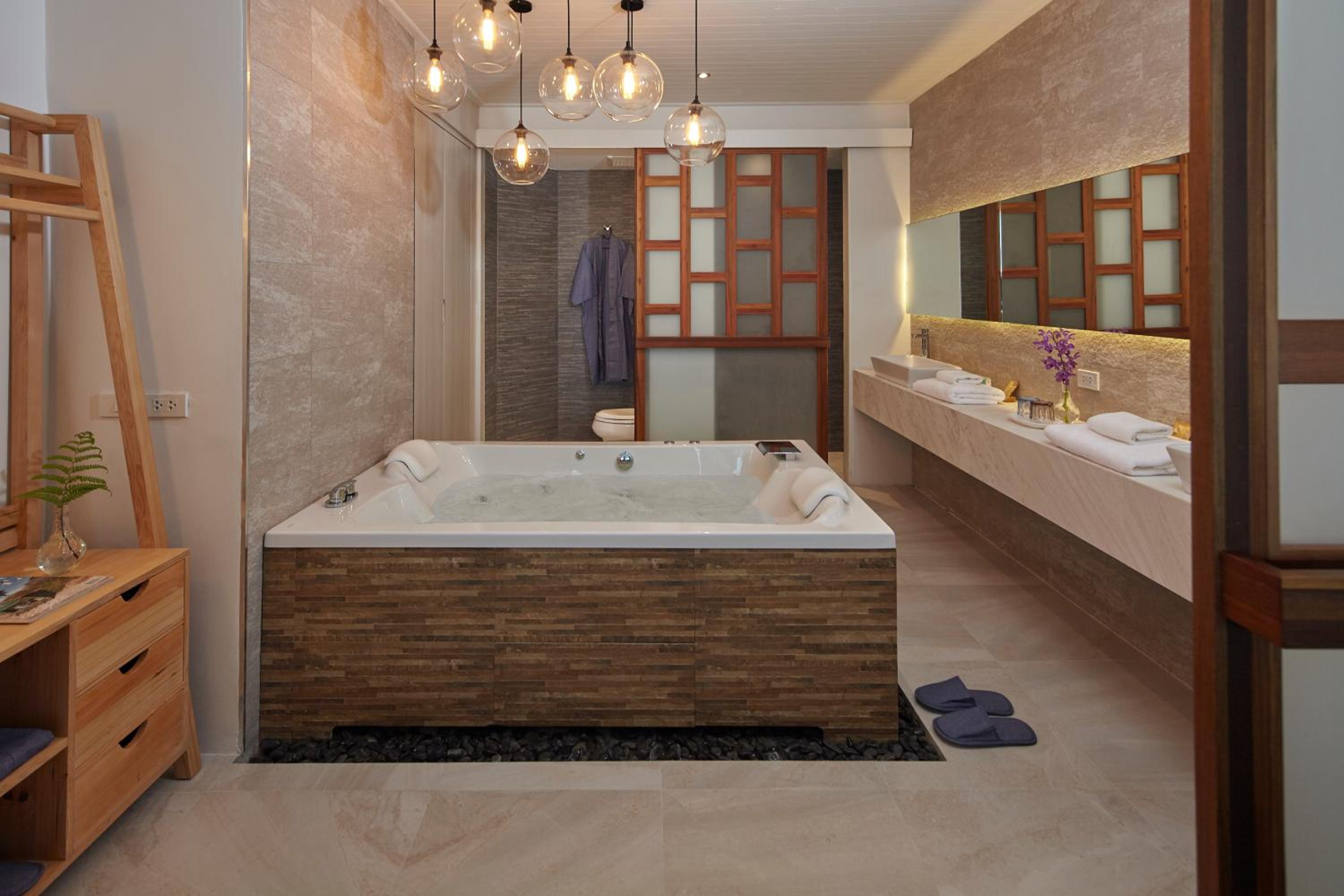 Deluxe Double or Twin Room with Spa Bath photo 2