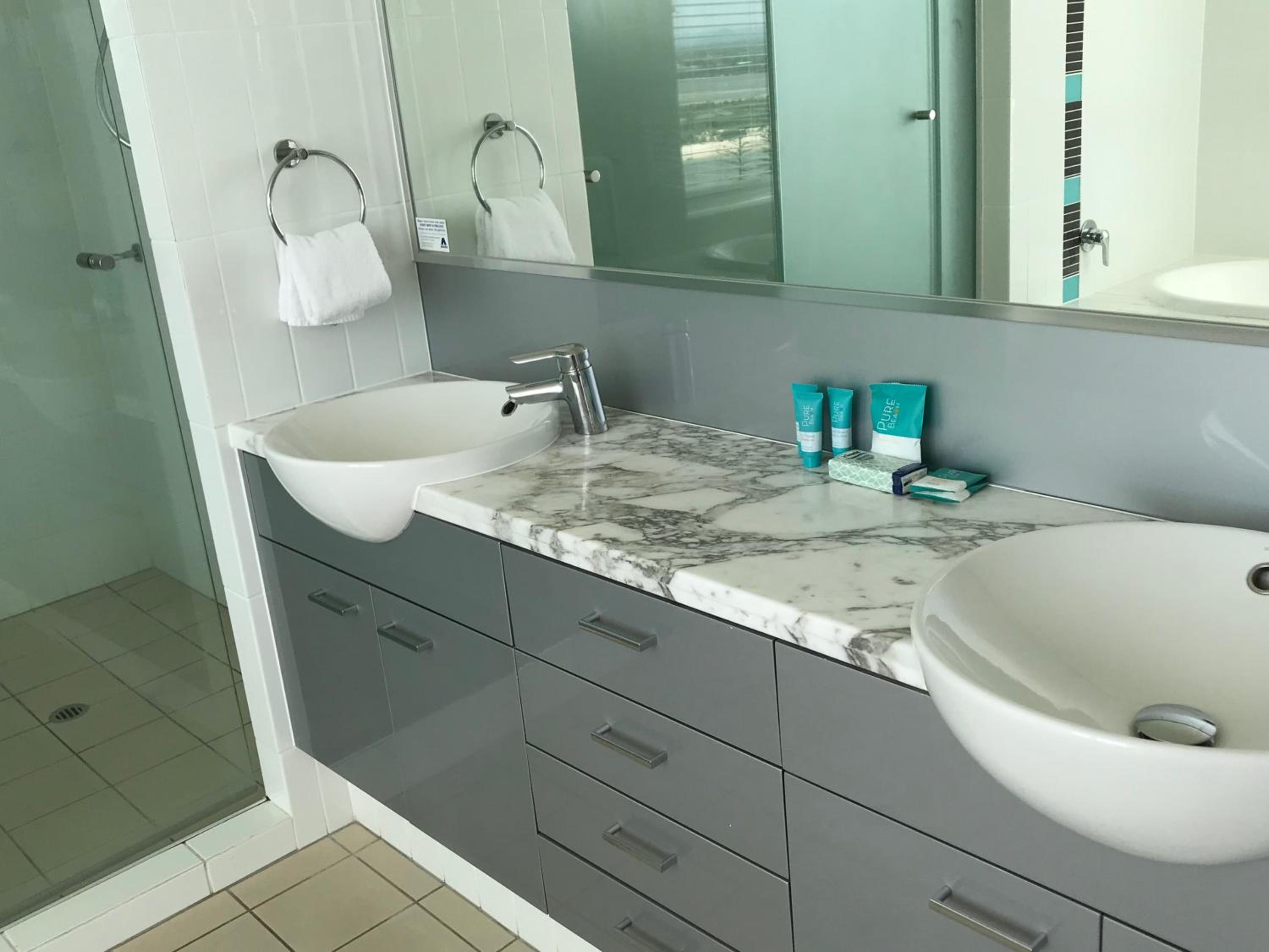 Three-Bedroom Apartment with Ocean View photo 2