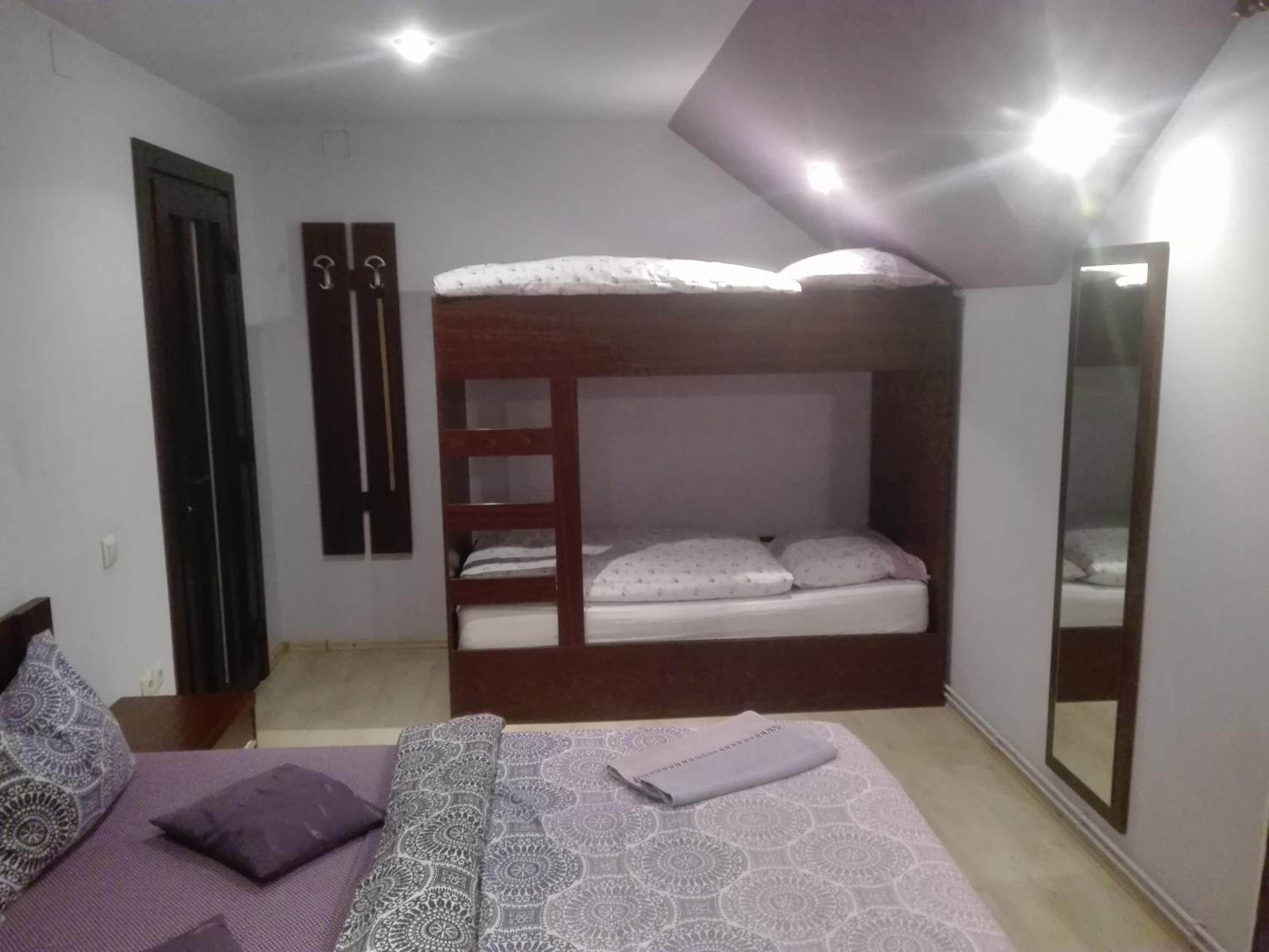 Quadruple Room With Shared Bathroom photo 1