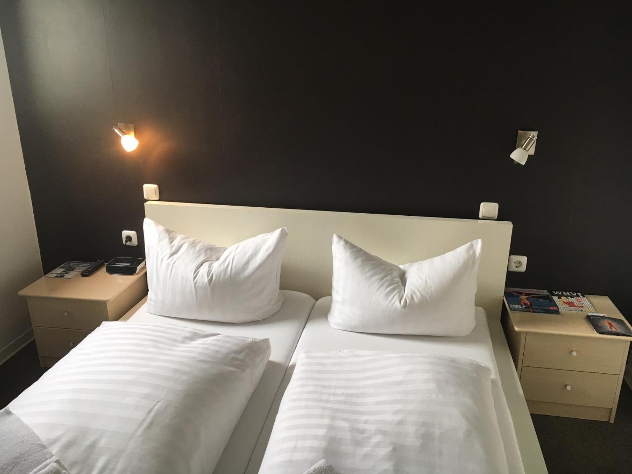 Budget Double Room photo 3