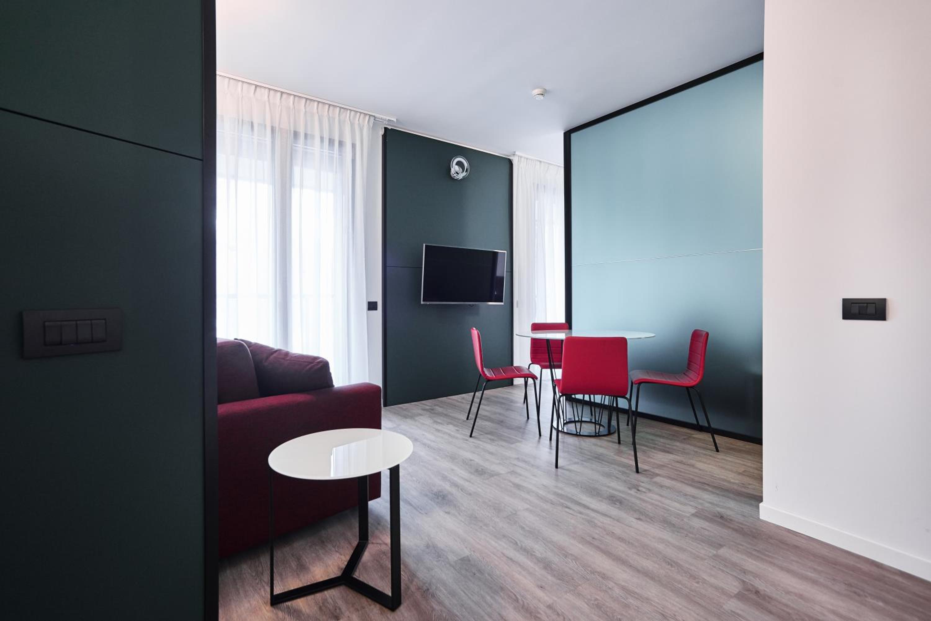 One-Bedroom Apartment with Balcony photo 3