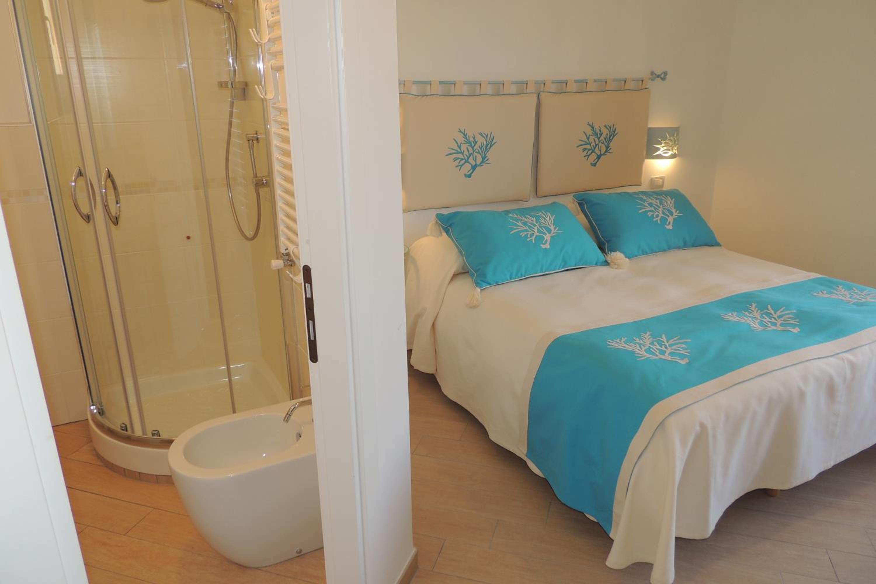 Double Room with Private Bathroom photo 3