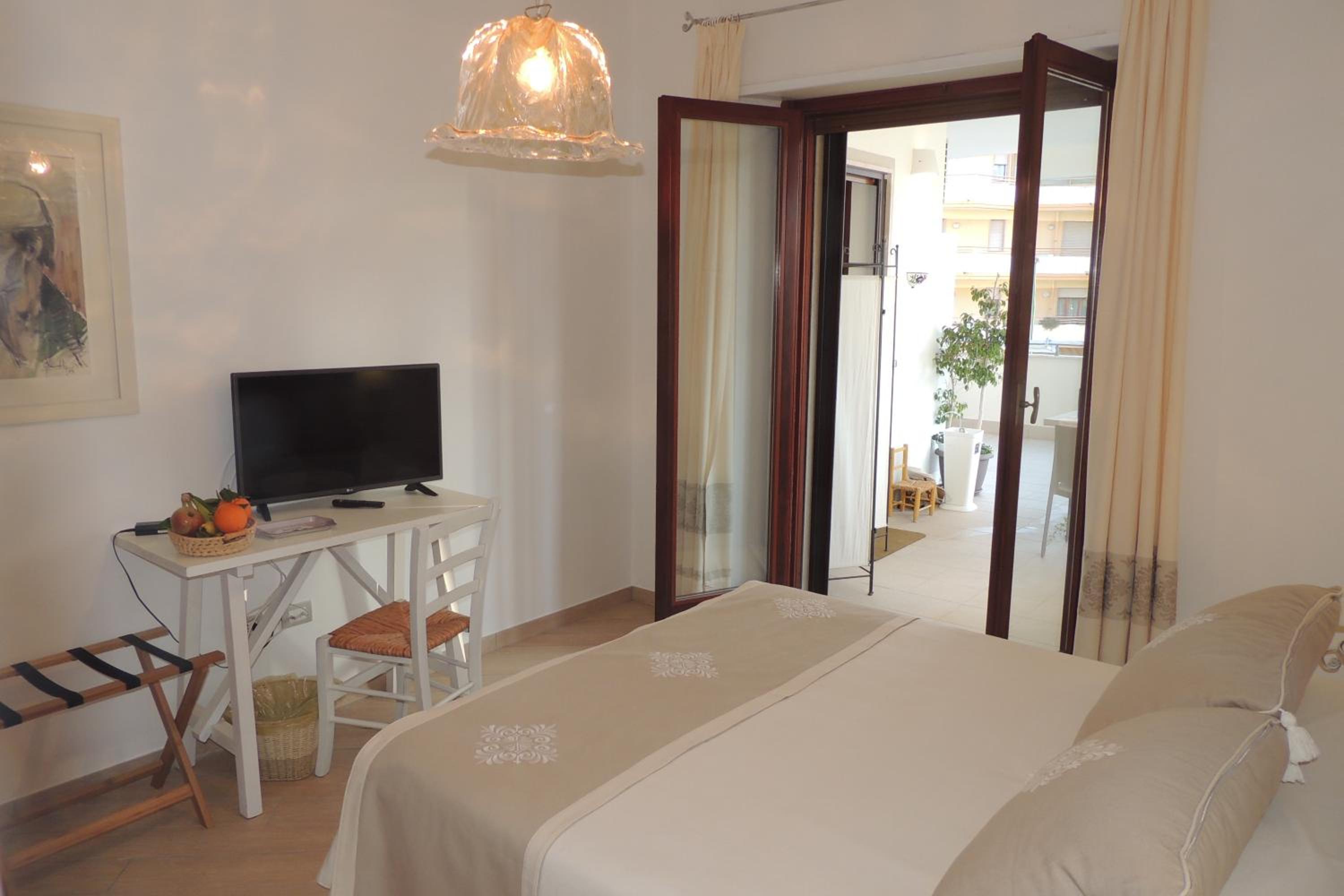 Double Room with Private Bathroom - Photo 4