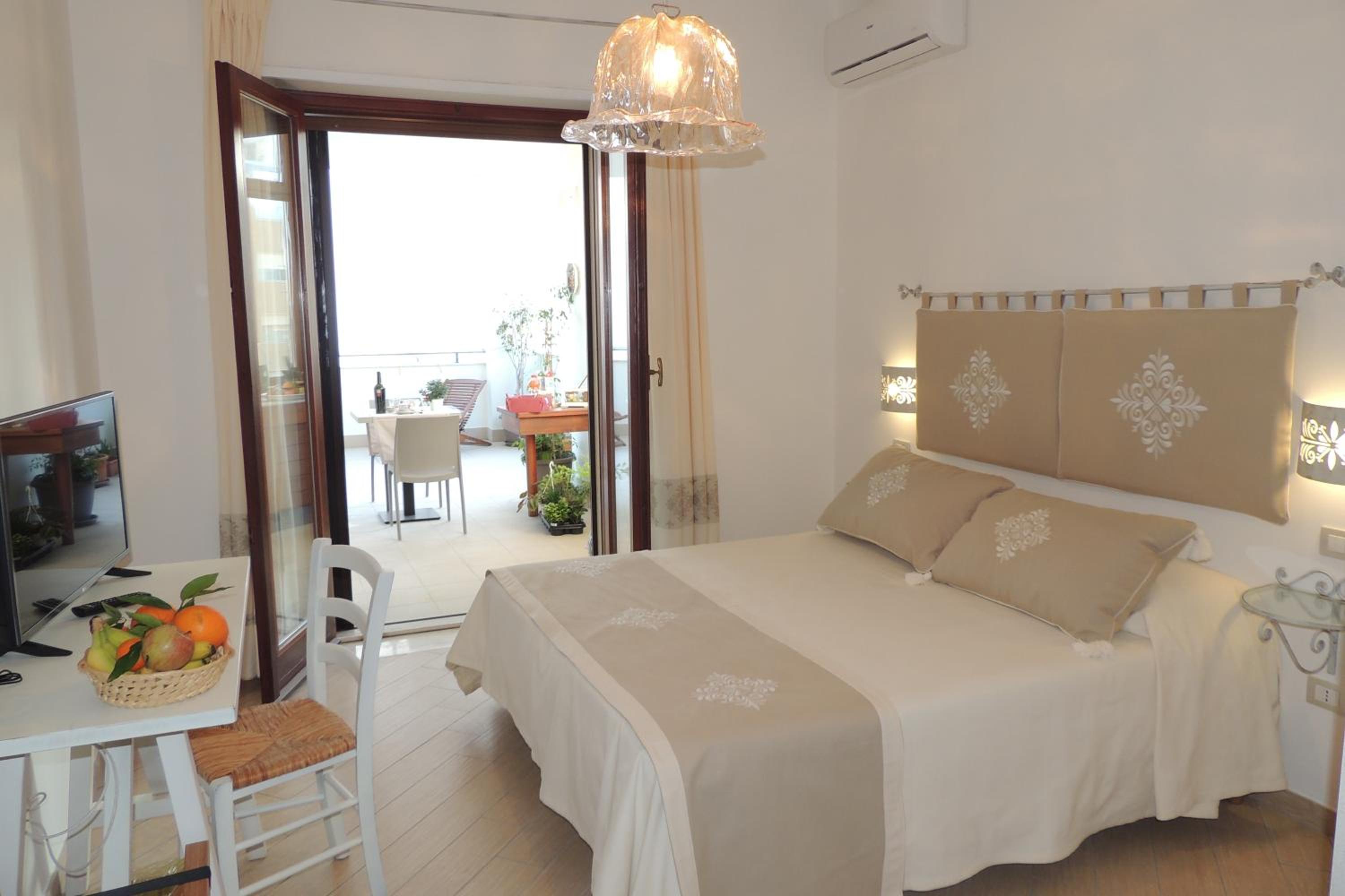Double Room with Private Bathroom - Photo 5