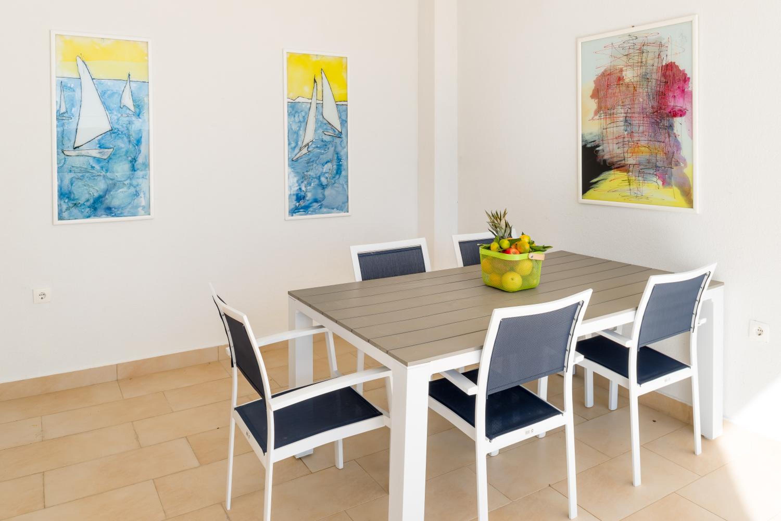 Apartment with Terrace - Photo 3