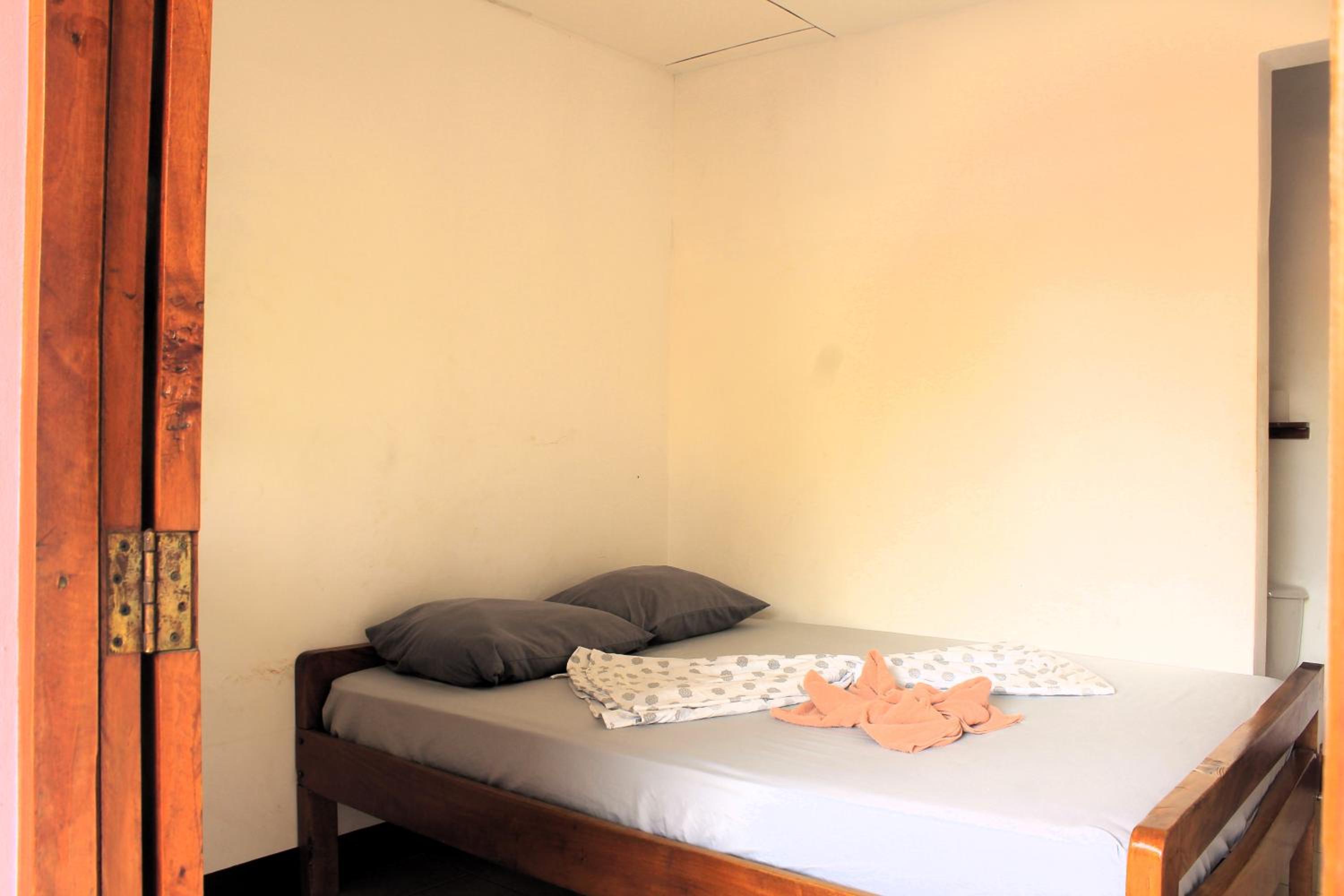 Budget Double Room photo 3