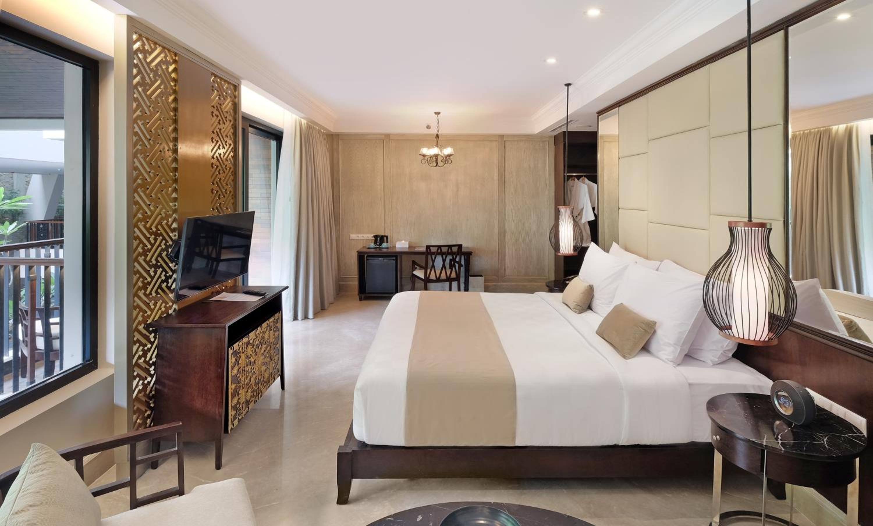 Premier Room with Pool View photo 3