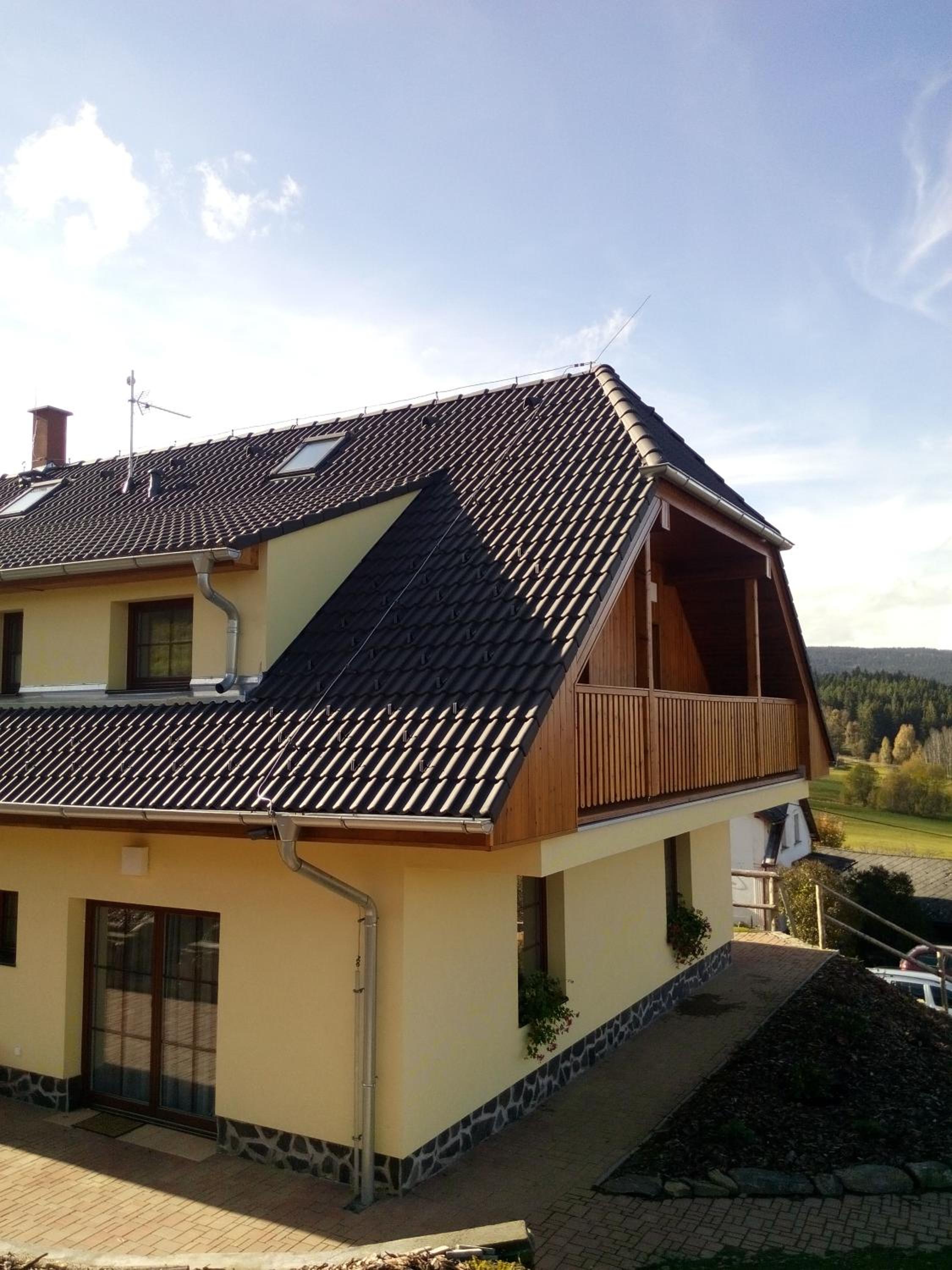 Apartment with Balcony photo 3