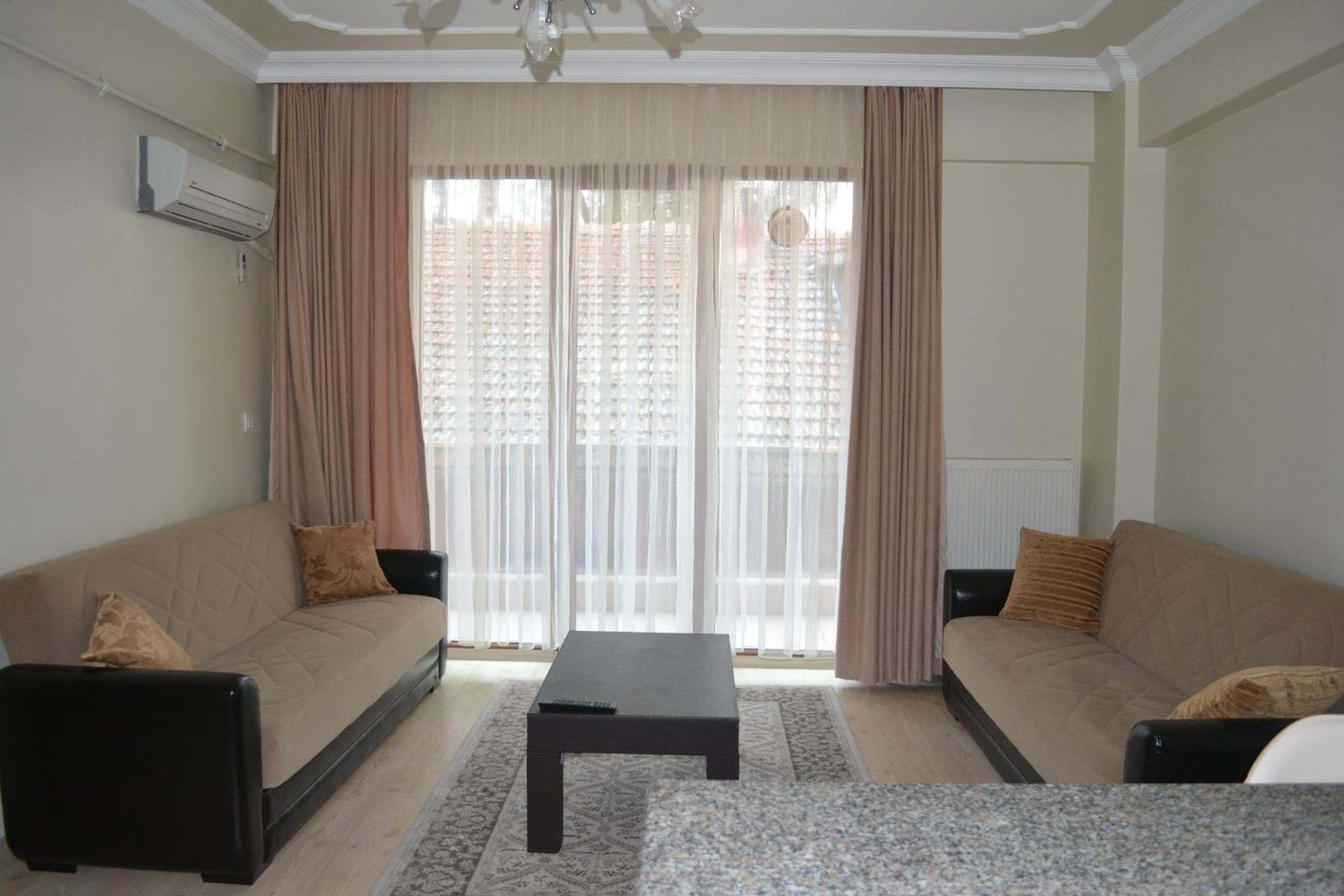 One-Bedroom Apartment photo 2