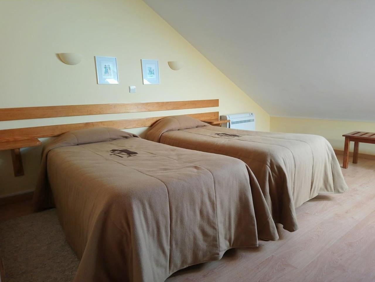 Twin Room - Photo 3