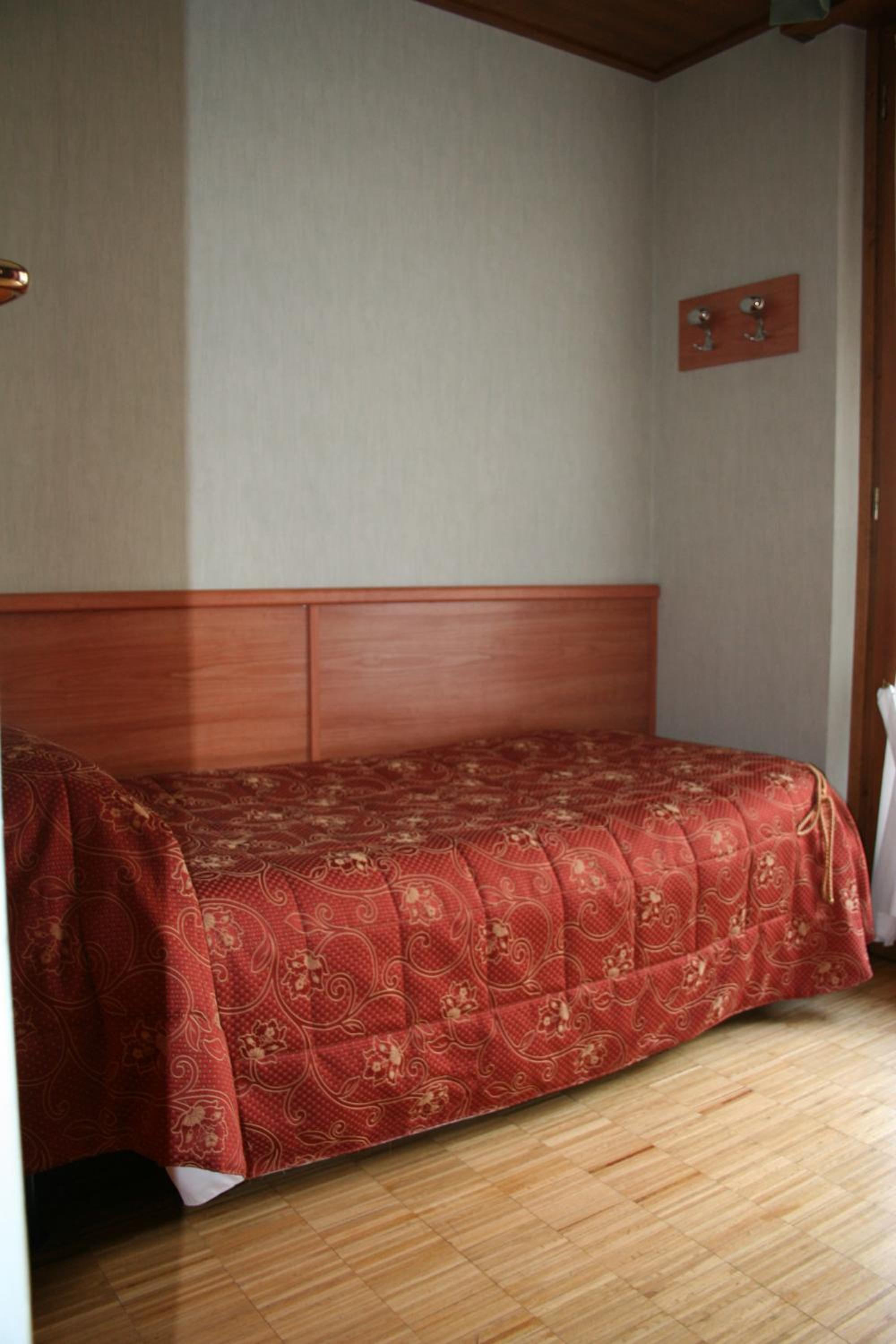 Single Room photo 3