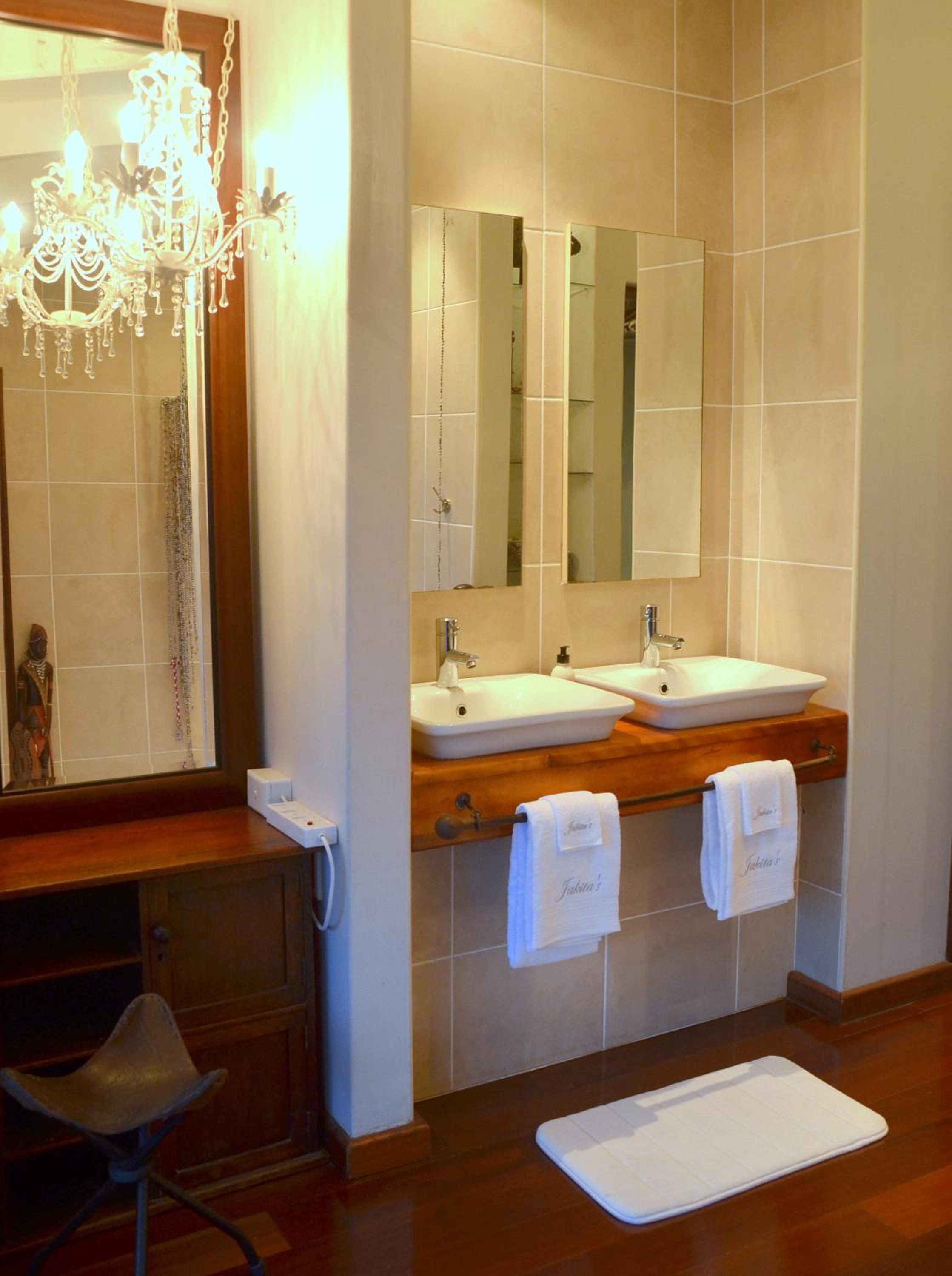Queen Suite with Sea View - Photo 2